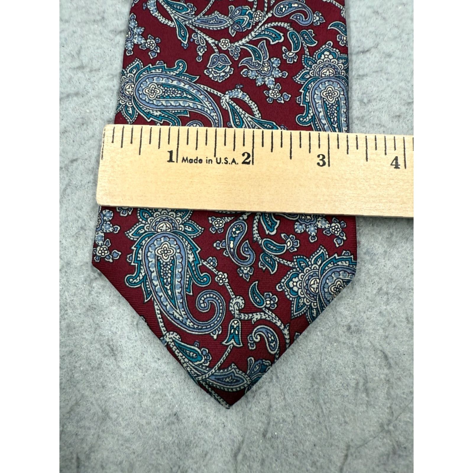 Yves Saint Laurent Vintage Yves Saint Laurent Neck Tie Mens Red Paisley Silk Work Made in USA Tie Size ONE SIZE - 5 Thumbnail