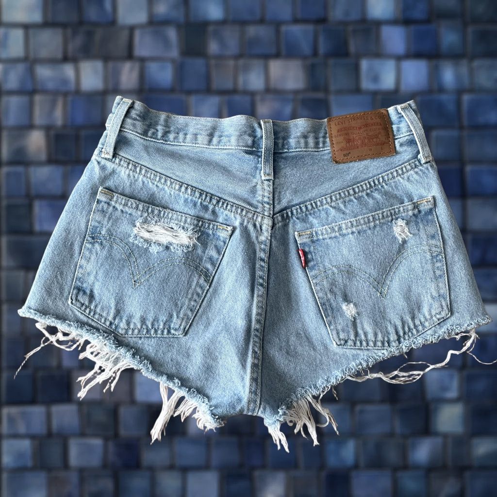 Levi's Levi’s 501 Cut Off Shorts Women 28 Denim Light Blue High Rise 5-Pocket Casual Vintage Modern 90s Cowgirl Size 28" / US 6 / IT 42 - 1 Thumbnail