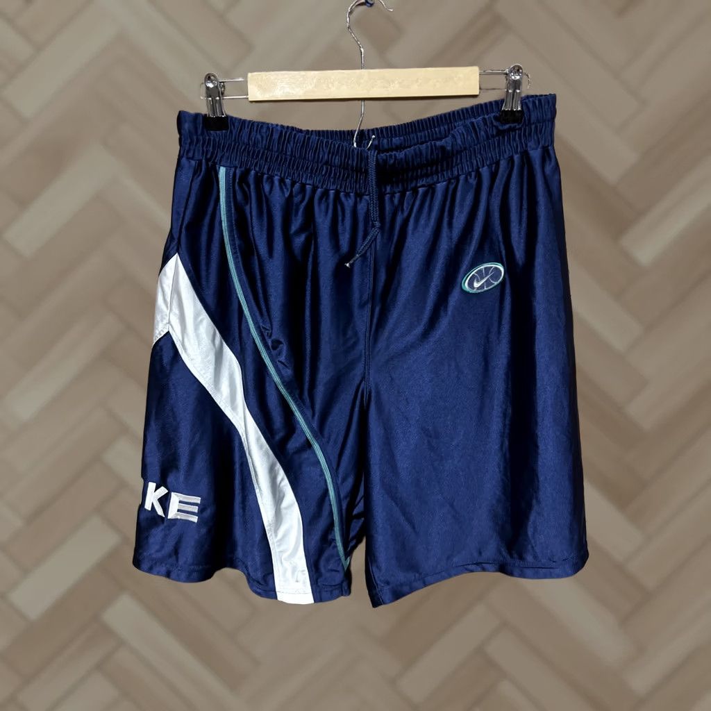 Nike VINTAGE Nike Basketball Shorts Blue White L Mens Size US 33 - 1 Thumbnail