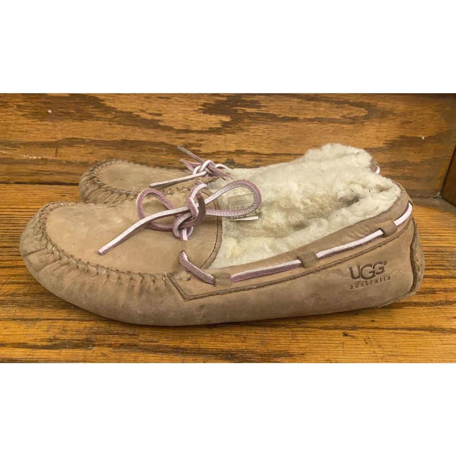 Ugg UGG Shearling Suede Slippers Women’s 8M Beige Pink Ties Size US 8 / IT 38 - 4 Thumbnail