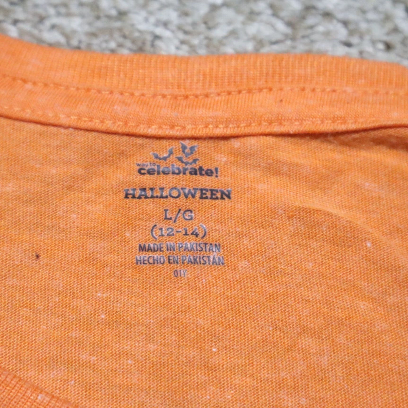 Vintage Halloween Shirt Adult Women's Size L Large Orange Pumpkin Jack-O-Lantern Tee T-Shirt Size L / US 10 / IT 46 - 3 Thumbnail