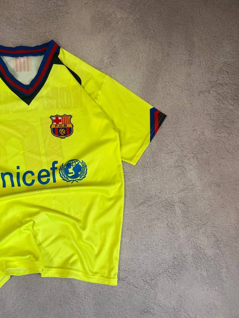 Vintage Ronaldinho Barcelona distressed jersey soccer Size US M / EU 48-50 / 2 - 3 Thumbnail