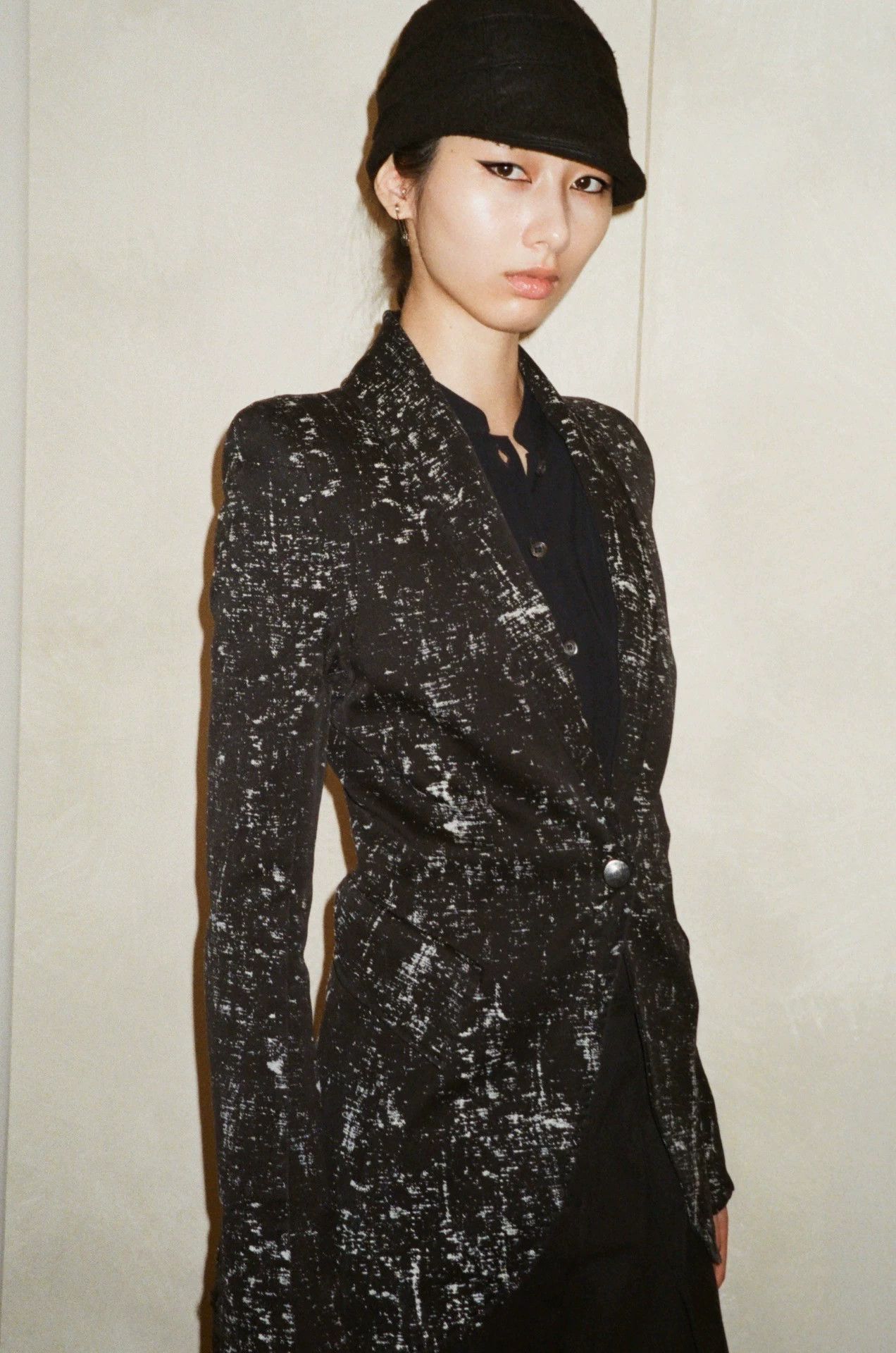 Other Vintage Italian Ink-Splatter Slim Blazer with Elegant Shoulder Pads Size XS / US 0-2 / IT 36-38 - 1 Thumbnail