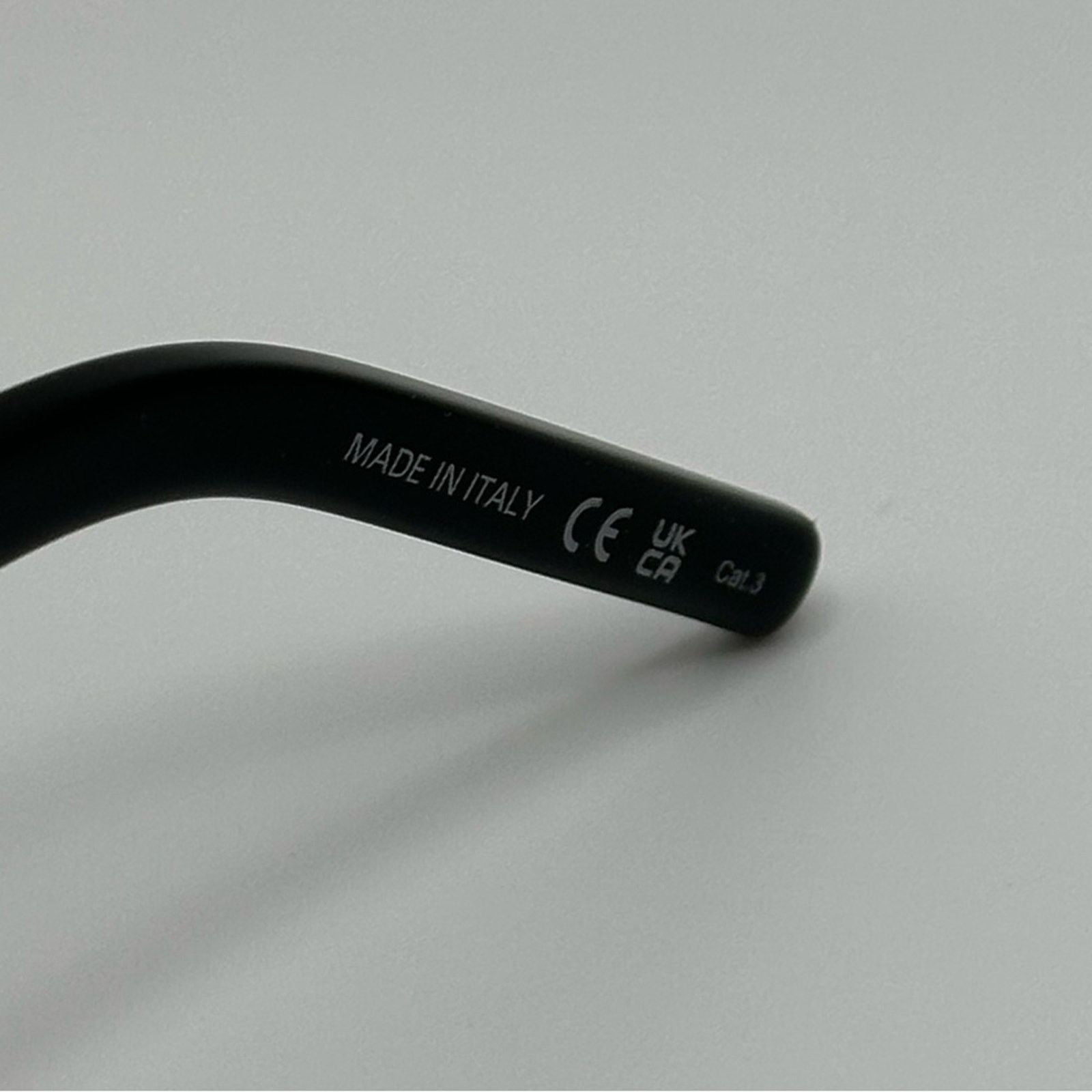 Yves Saint Laurent BRAND NEW SAINT LAURENT SUNGLASSES SL557 SHADE 001 Black Size ONE SIZE - 6 Thumbnail