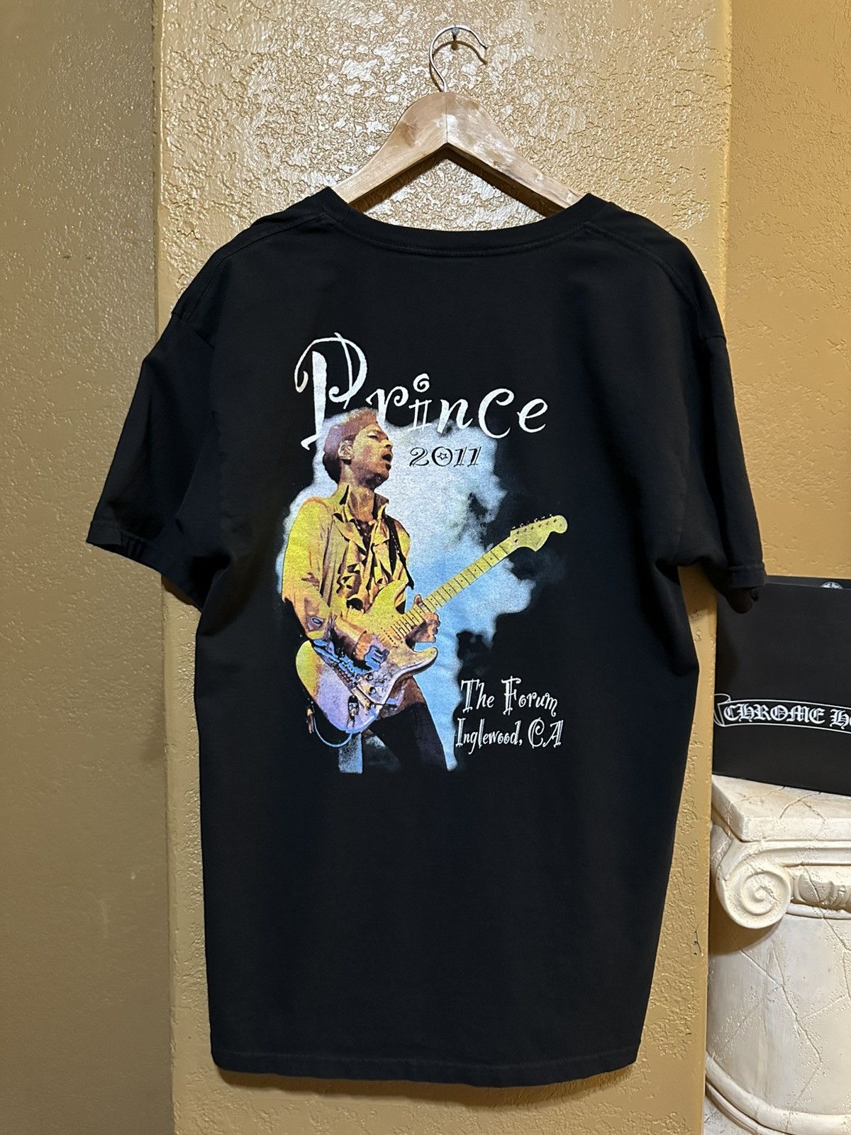 Band Tees ☔️ rare Prince 2011 The Forum tour tee shirt size large Size US L / EU 52-54 / 3 - 2 Thumbnail