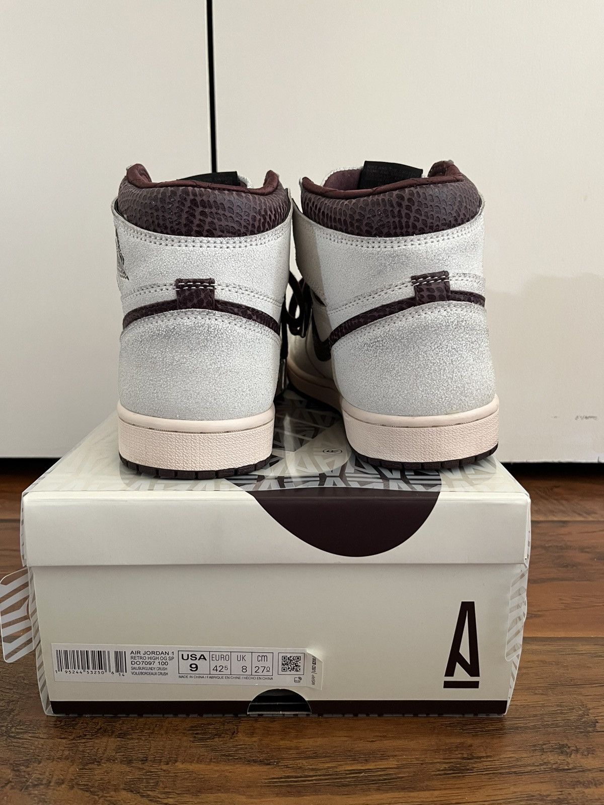 A Ma Maniere × Jordan Brand A Ma Maniere x Jordan 1 High Size US 9 / EU 42 - 4 Thumbnail
