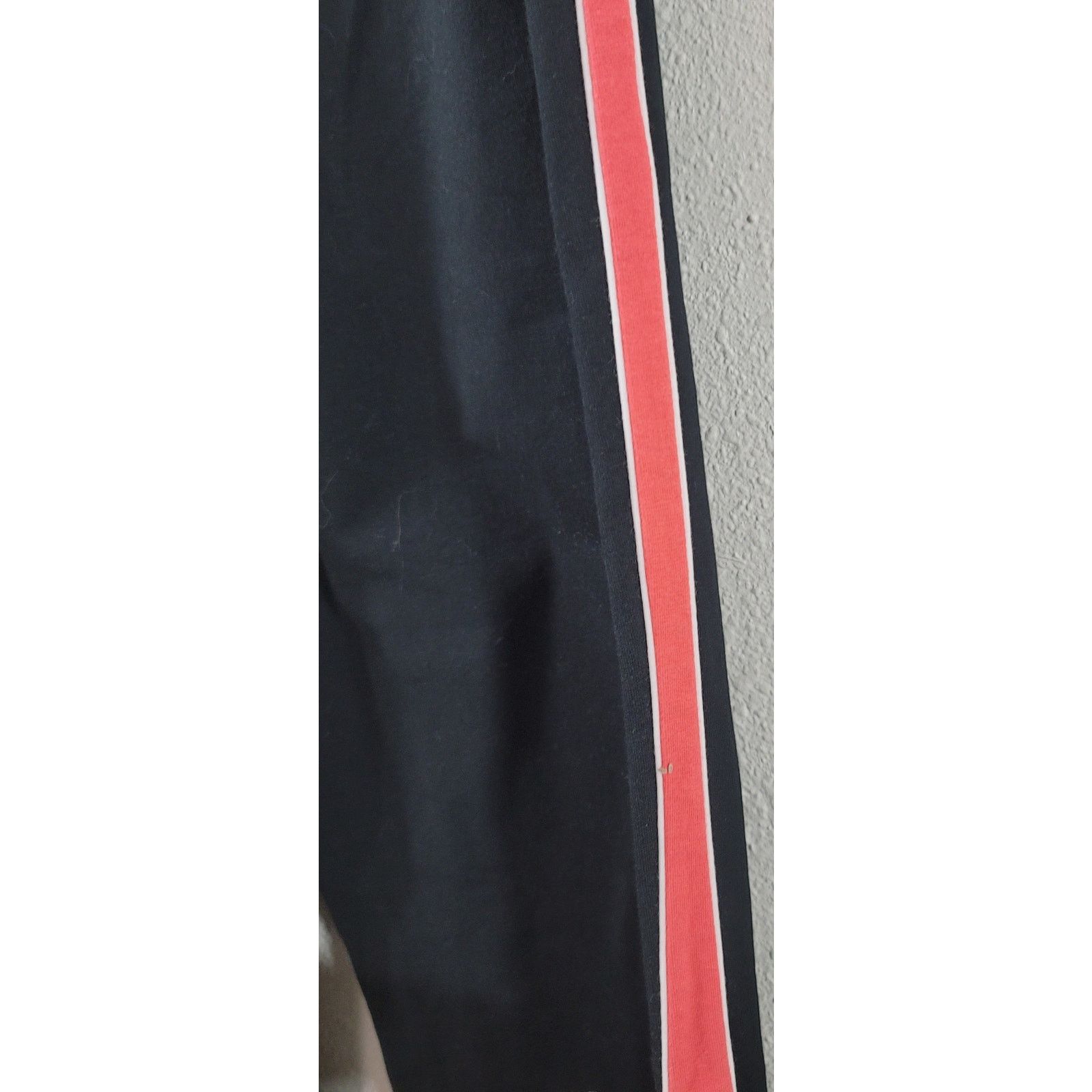 Reebok Reebok Black Coral Side Stripe Cropped Athletic Pants Medium Size 26" / US 2 / IT 38 - 5 Thumbnail