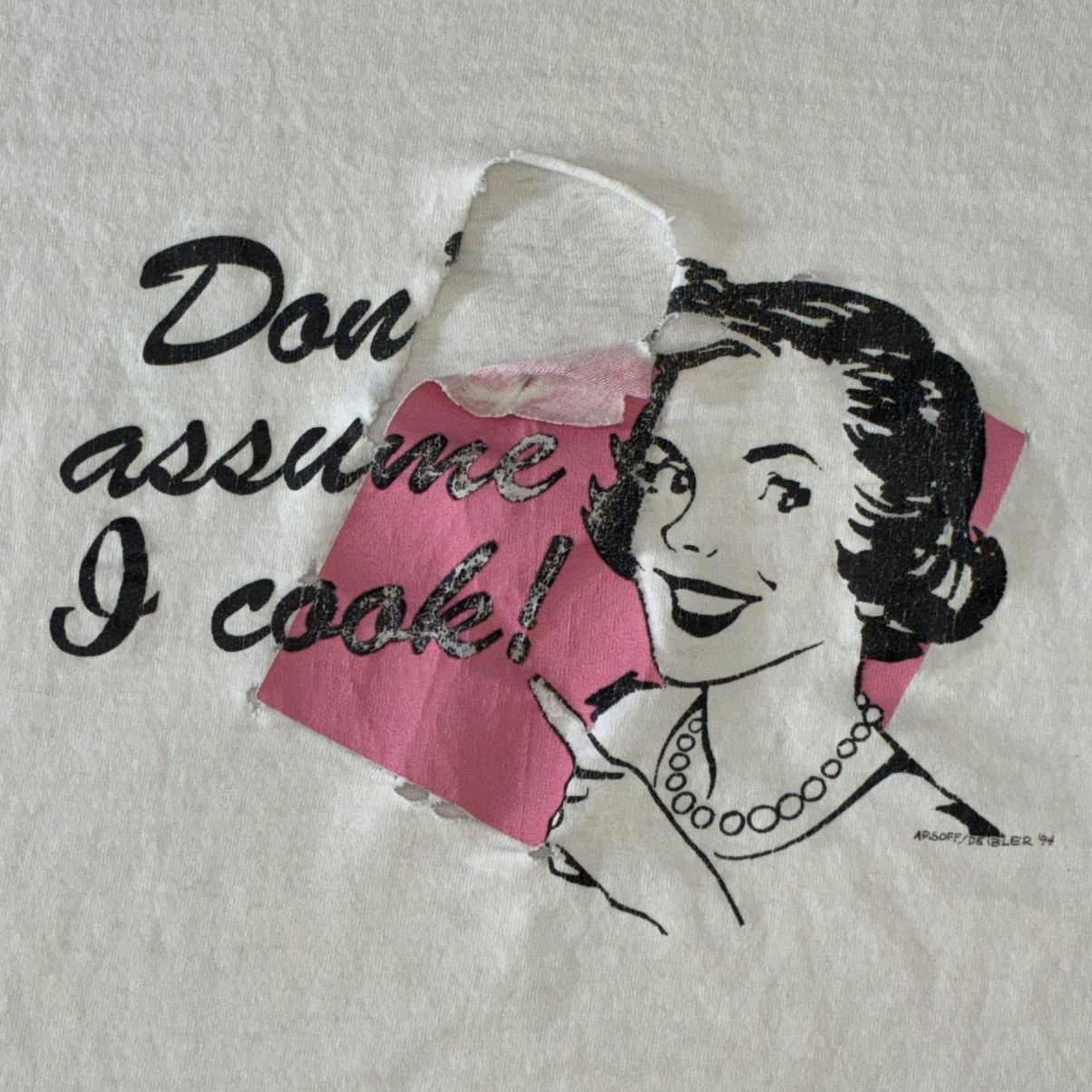 Fruit Of The Loom 90s Don't assume I cook thrashed distressed tee shirt Size US L / EU 52-54 / 3 - 2 Thumbnail