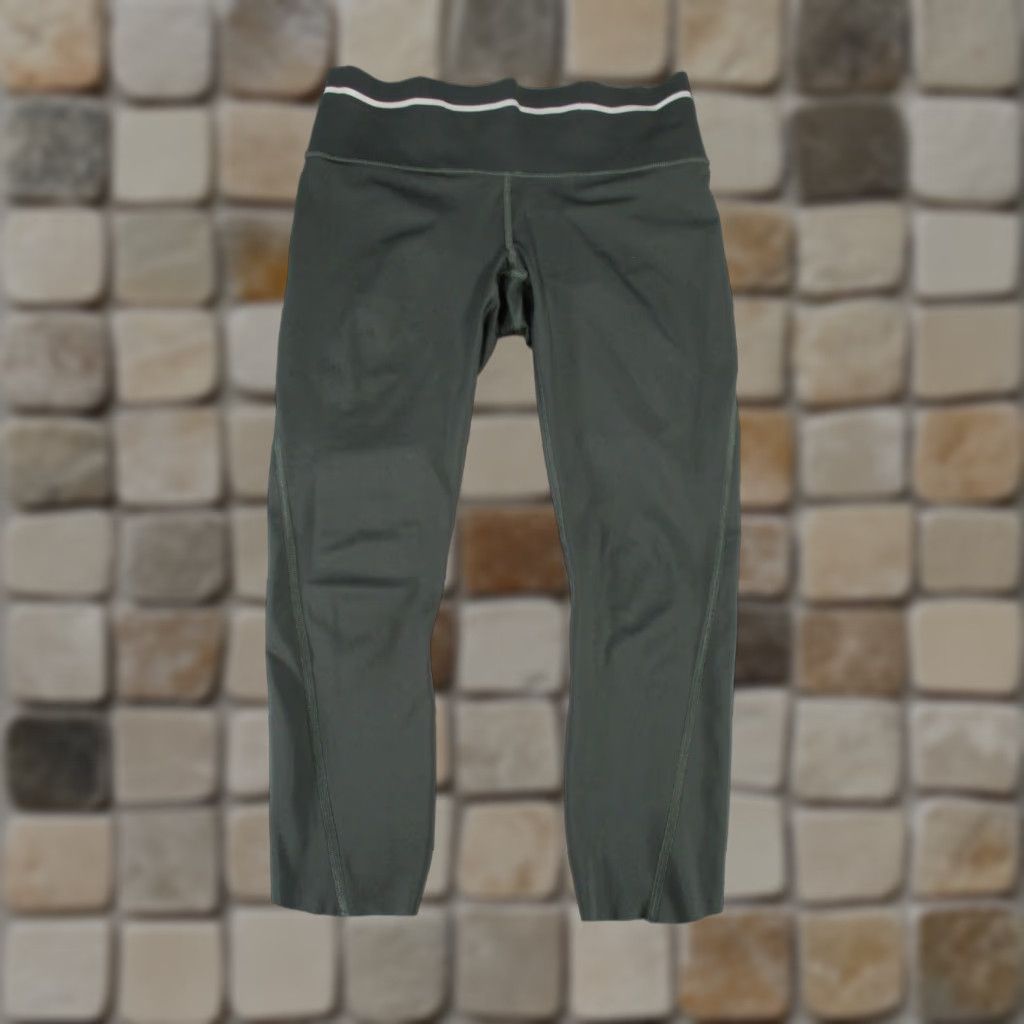 Athleta Athleta Leggings Womens Small Green Capri Shirt Size 28" / US 6 / IT 42 - 1 Thumbnail