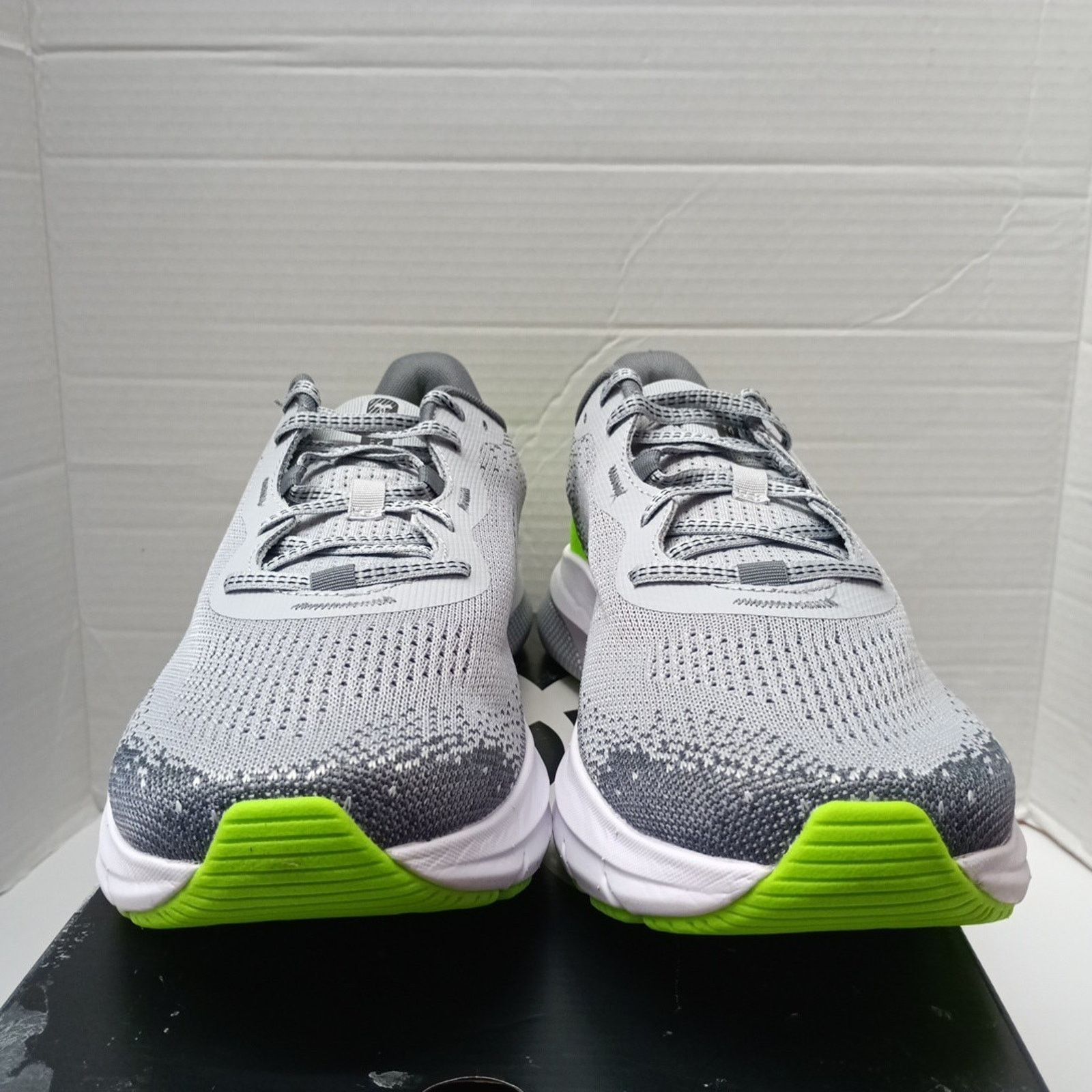 Under Armour Under Armour HOVR Turbulence 2 Men Size 12 Gray / Neon Green Size US 12 / EU 45 - 2 Thumbnail
