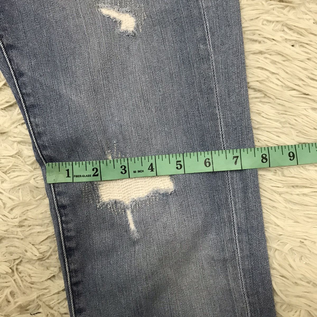 Japanese Brand Uniqlo Fabric by Kaihara Slim Fit Distressed Jeans Size 24" / US 00 / IT 34 - 16 Thumbnail