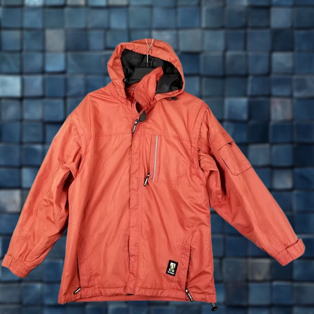 Rains Kiwi Stuff Mallard Rain Jacket Men Medium Red New Zealand Hooded Raincoat Size US M / EU 48-50 / 2 - 1 Thumbnail