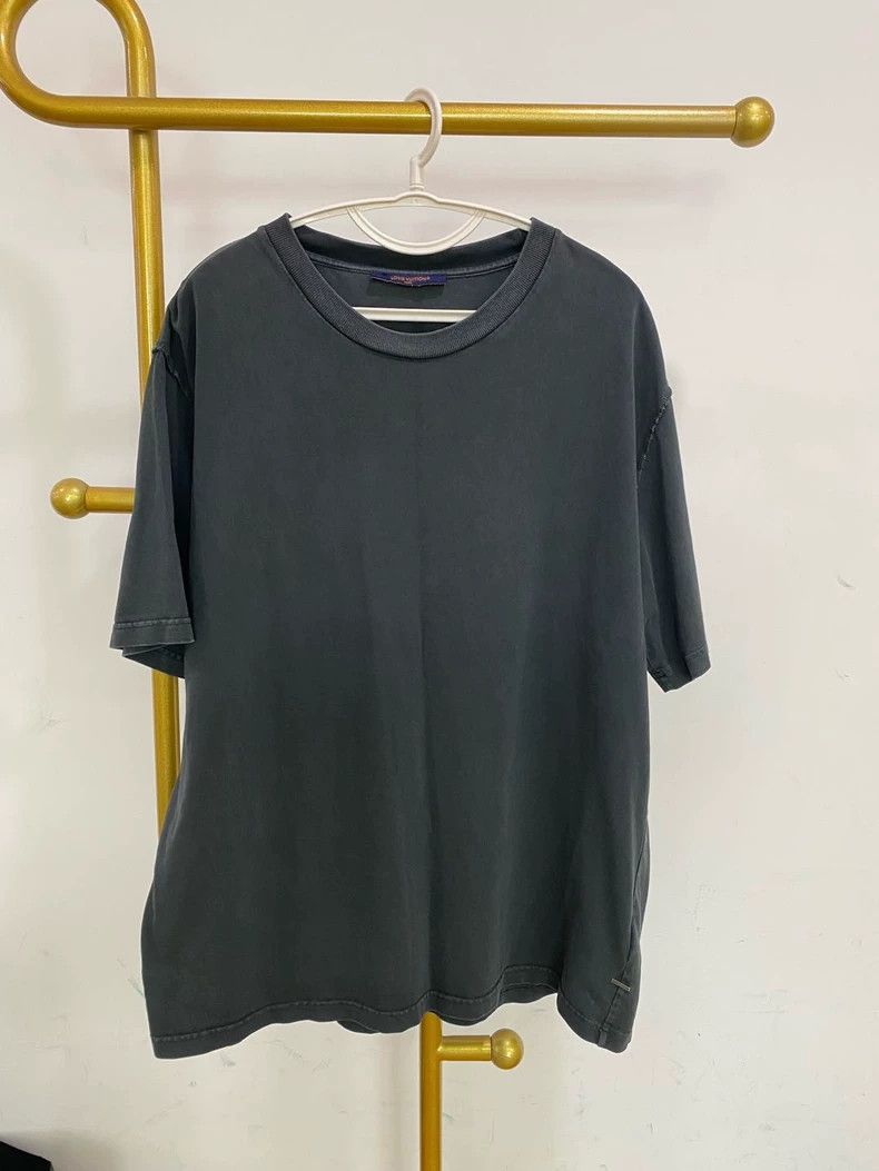 Louis Vuitton Louis Vuitton size 5l Black Logo Back Label Short Sleeve Size US M / EU 48-50 / 2 - 1 Thumbnail
