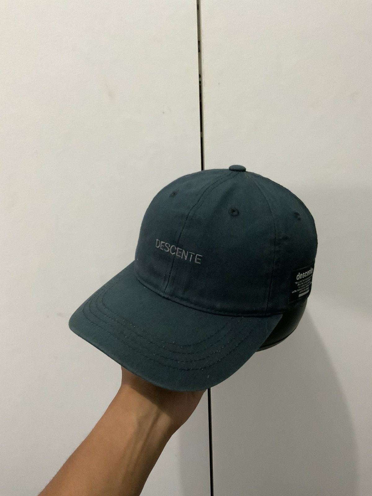 Descente Descente Black Streetwear Hat Size ONE SIZE - 1 Thumbnail