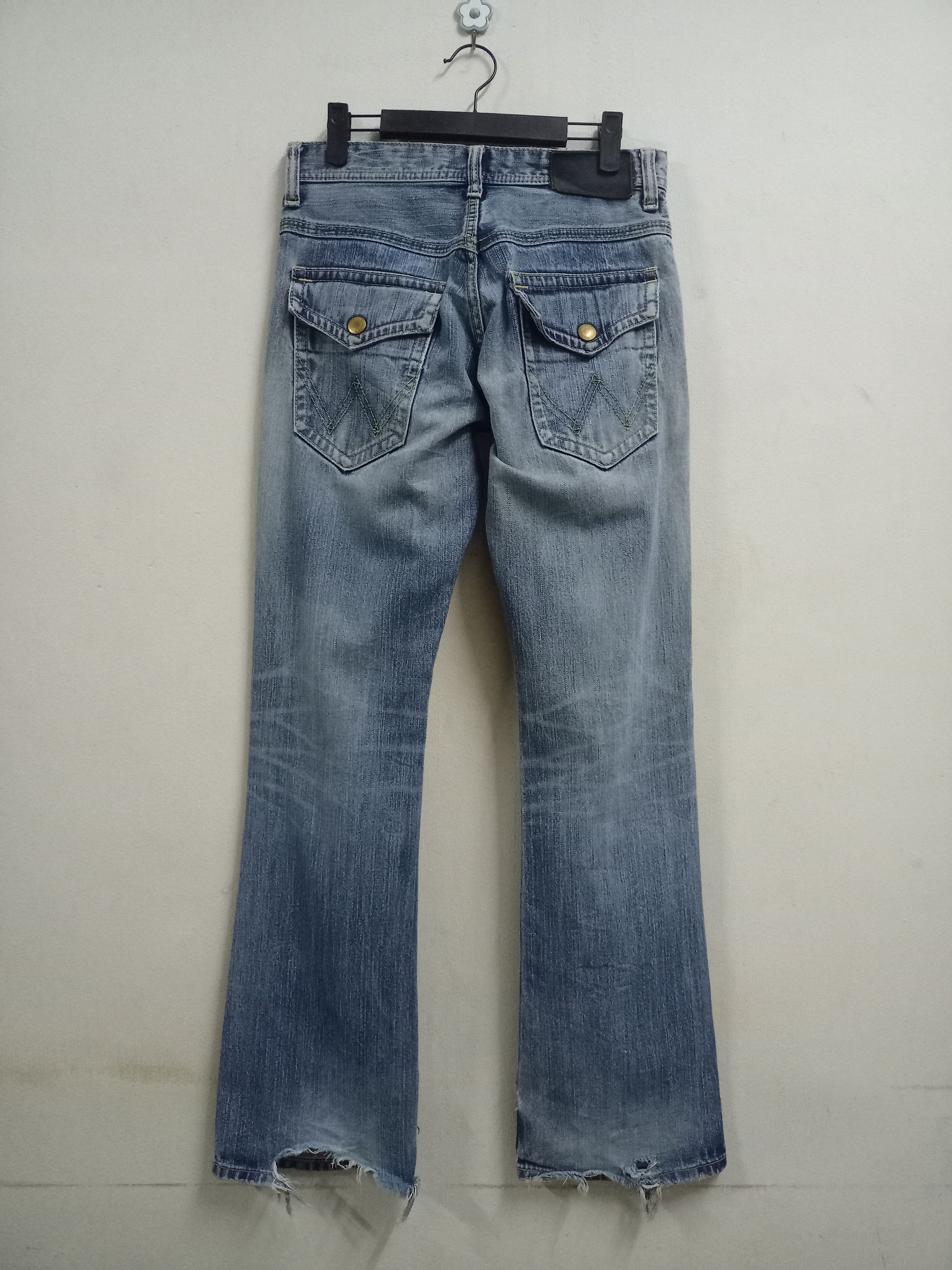 Wrangler Vintage Wrangler Blue Wash Distressed Flare Jeans 30x32 Size US 30 / EU 46 - 2 Thumbnail