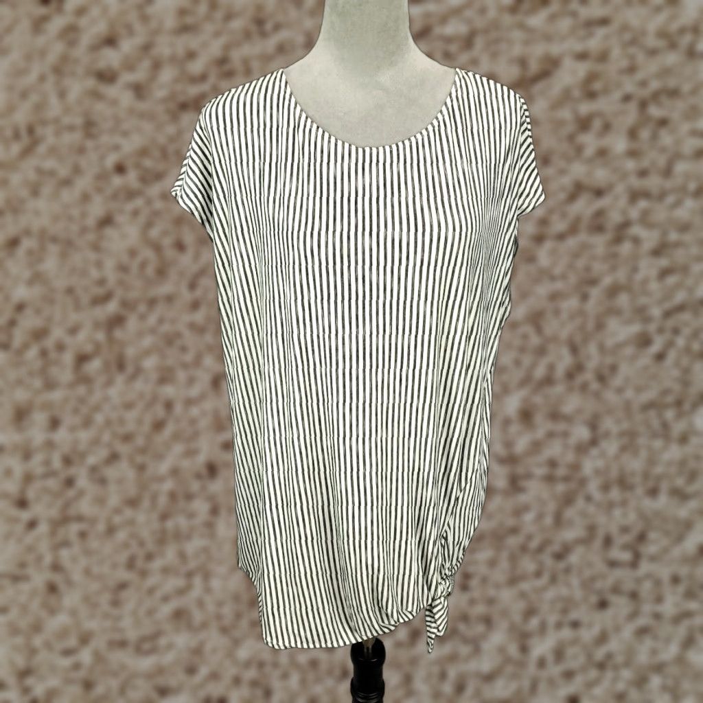 Vintage Max Studio Top Women’s 1X Boho Striped Black White Pullover Twist Waist Tie Top Size XL / US 12-14 / IT 48-50 - 1 Thumbnail