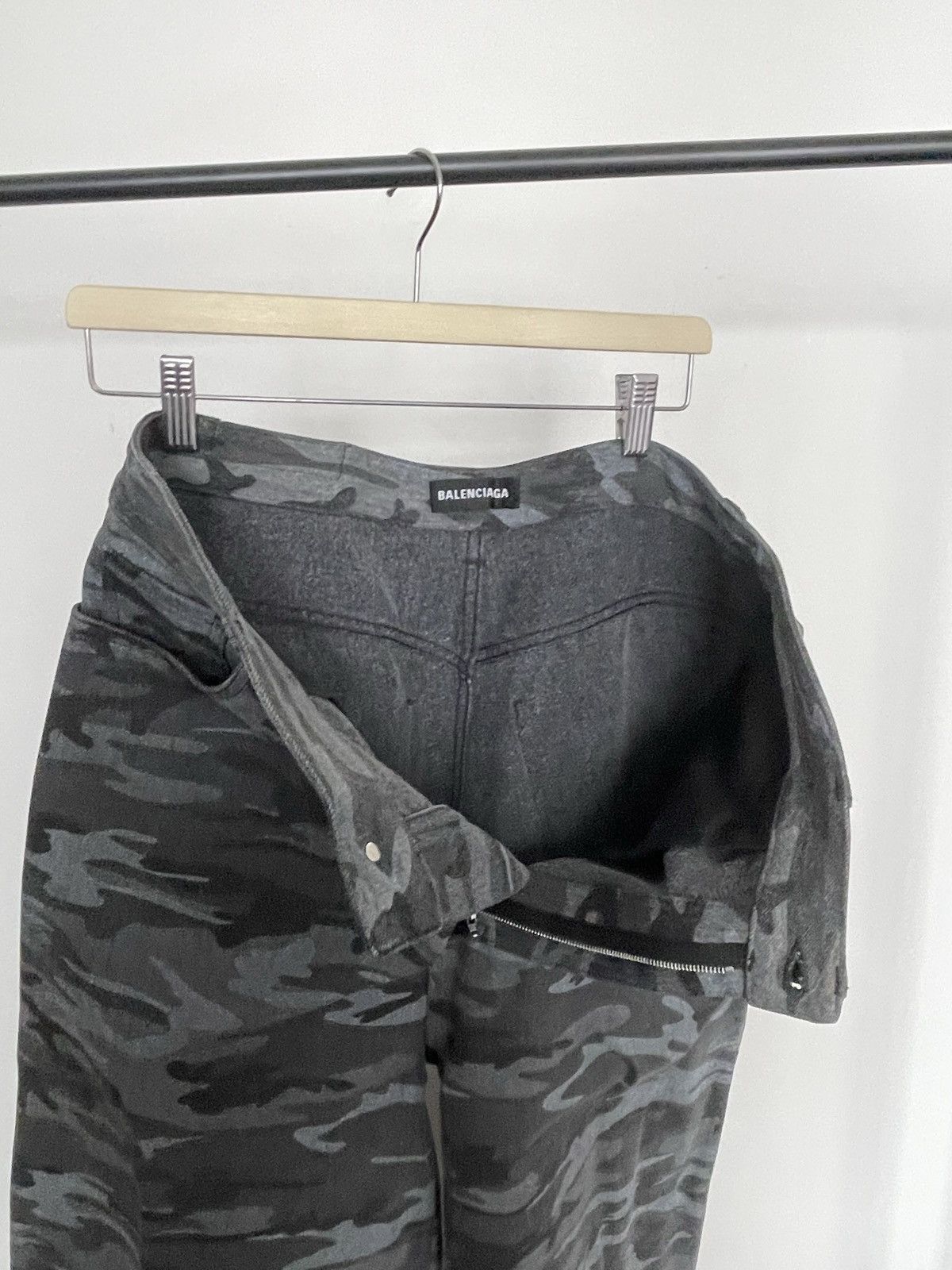 Balenciaga Balenciaga grey camo baggy jeans Size US 32 / EU 48 - 9 Thumbnail