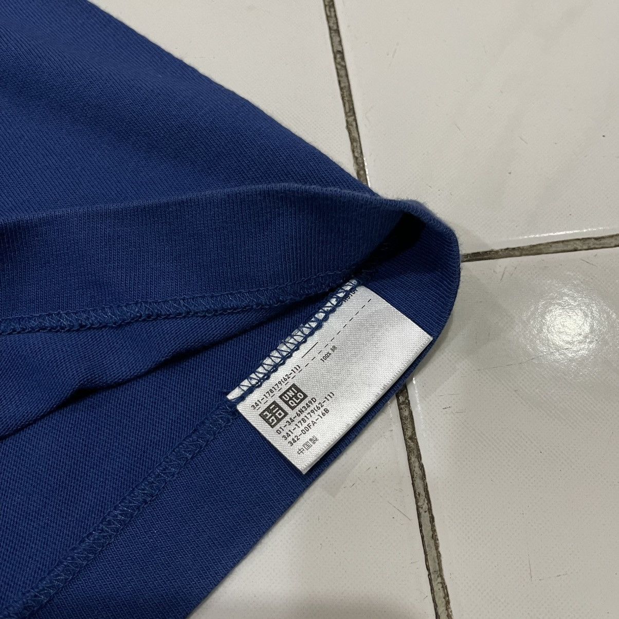 Kaws × Uniqlo Rare vintage Kaws uniqlo tee Size US M / EU 48-50 / 2 - 5 Thumbnail