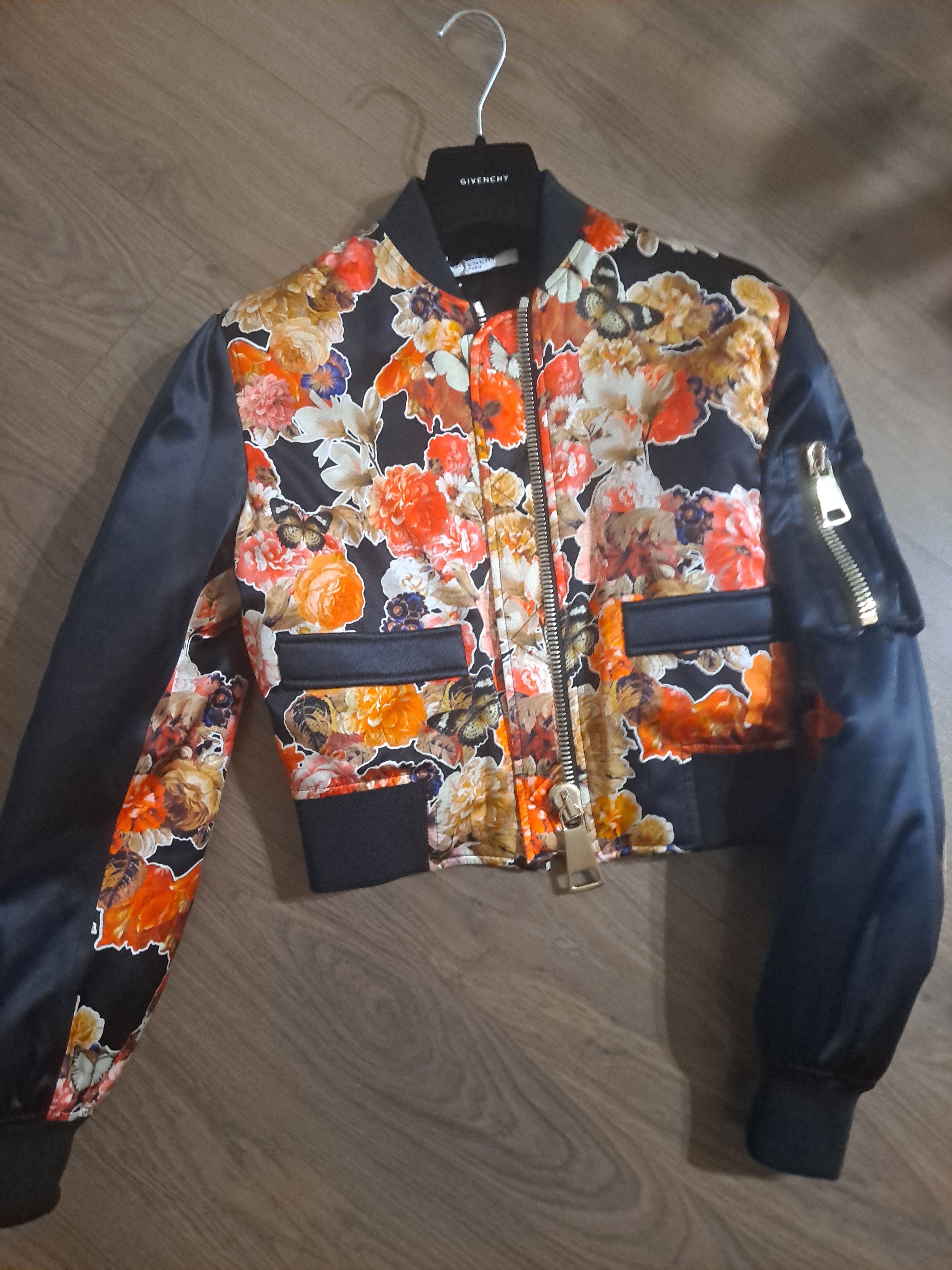 Givenchy NWT $4.8K Givenchy Floral silk bomber jacket brand new Size S / US 4 / IT 40 - 2 Thumbnail