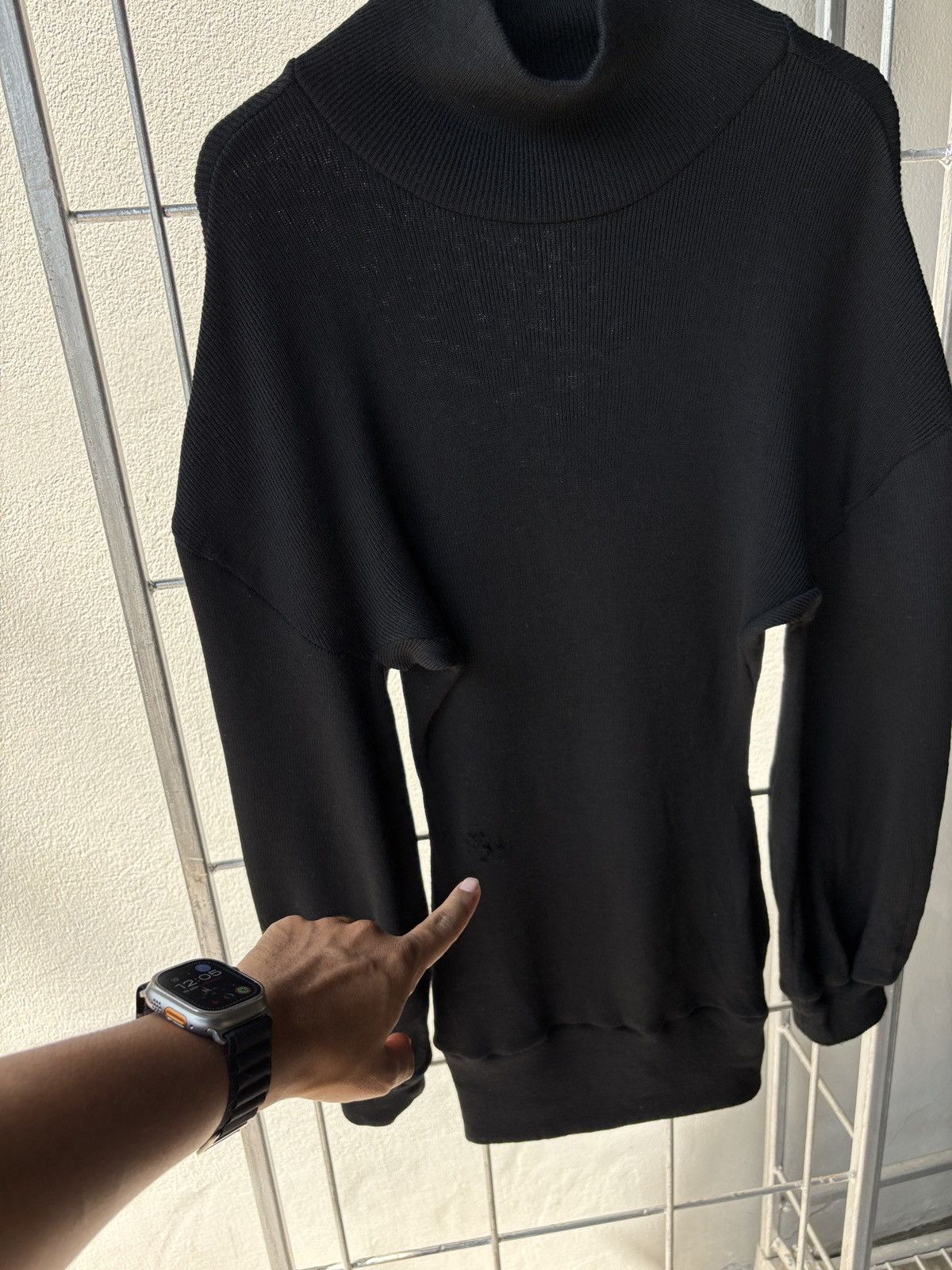 Yohji Yamamoto Yohji Yamamoto 1998 A/W Bishop Sleeves Black Sweater. Size ONE SIZE - 14 Thumbnail