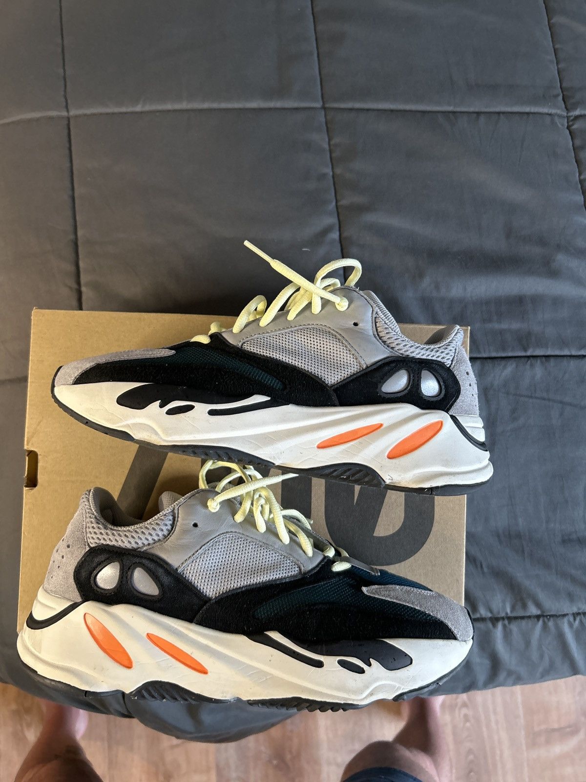 Adidas Yeezy Wave Runner Size US 10 / EU 43 - 2 Thumbnail