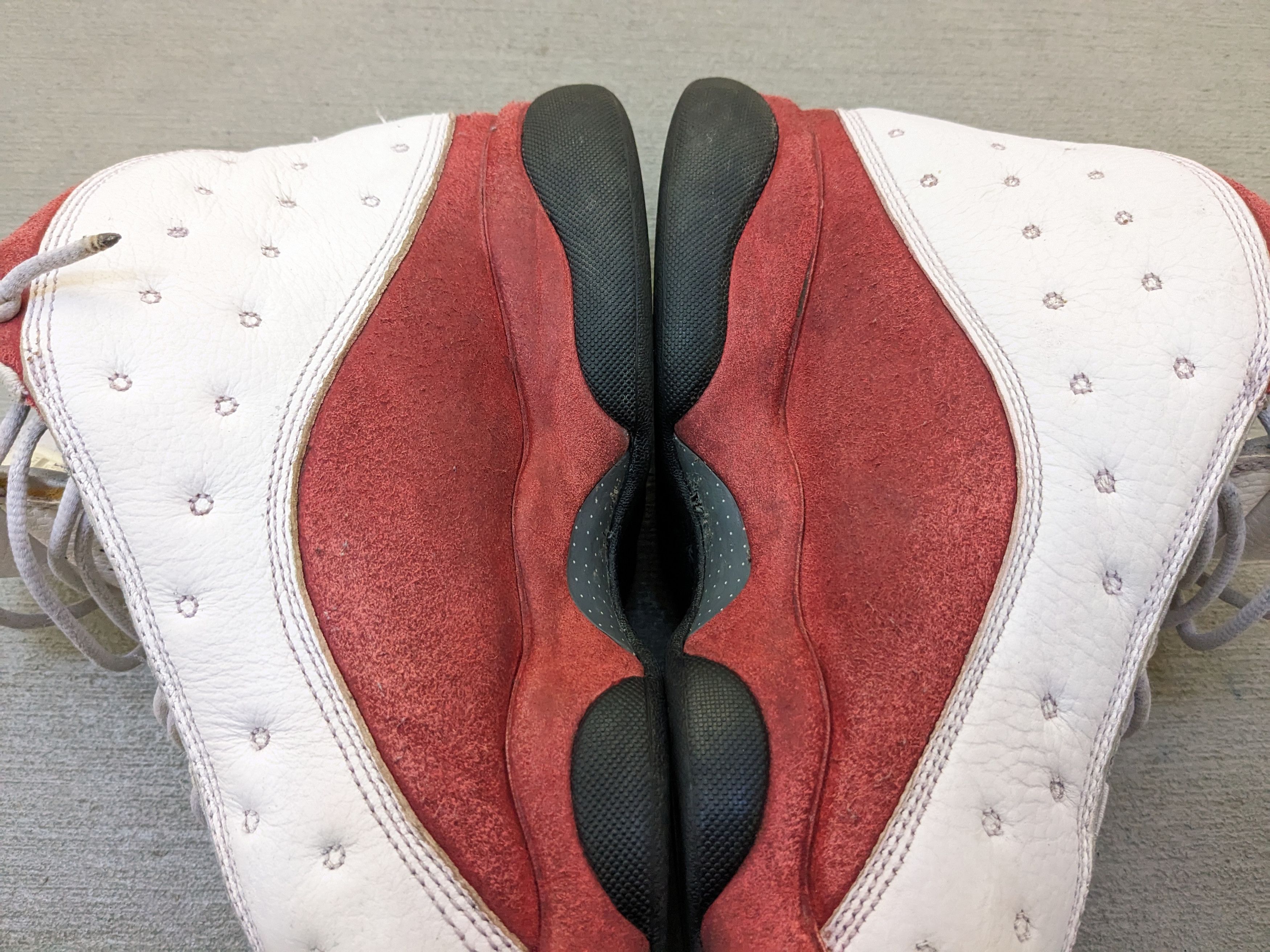 Jordan Brand Nike Air Jordan 13 Cherry Size 10.5 Chicago 414571-122 Size US 10.5 / EU 43-44 - 7 Thumbnail