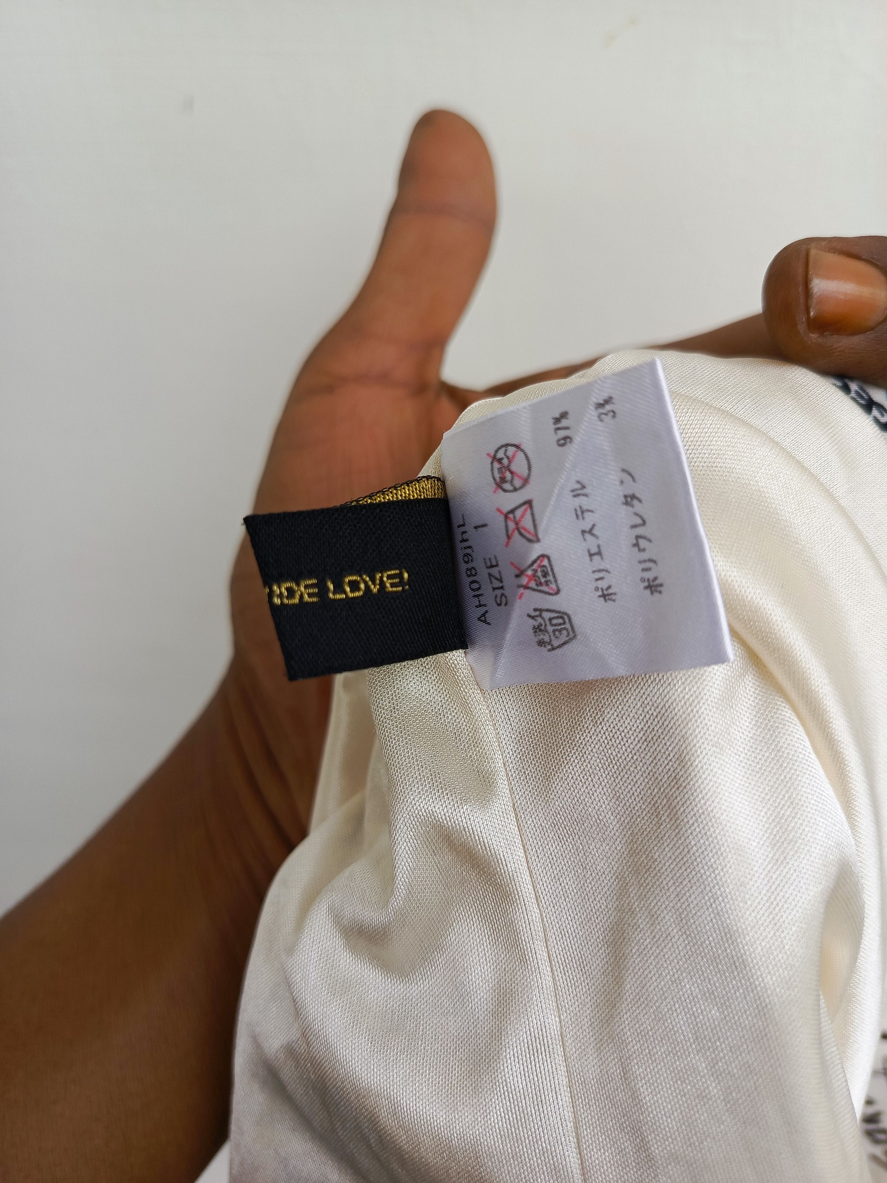 Japanese Brand World Wide love short japanese brand Size 28" / US 6 / IT 42 - 6 Thumbnail