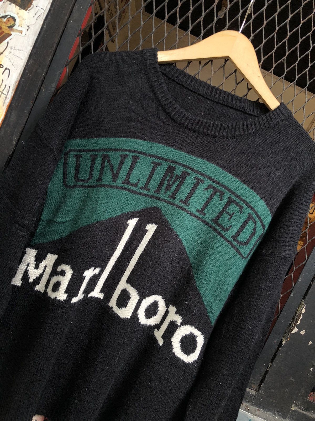 If Six Was Nine JAPANESE STYLE MARLBORO UNLIMITED KNITWEAR Size US L / EU 52-54 / 3 - 2 Thumbnail
