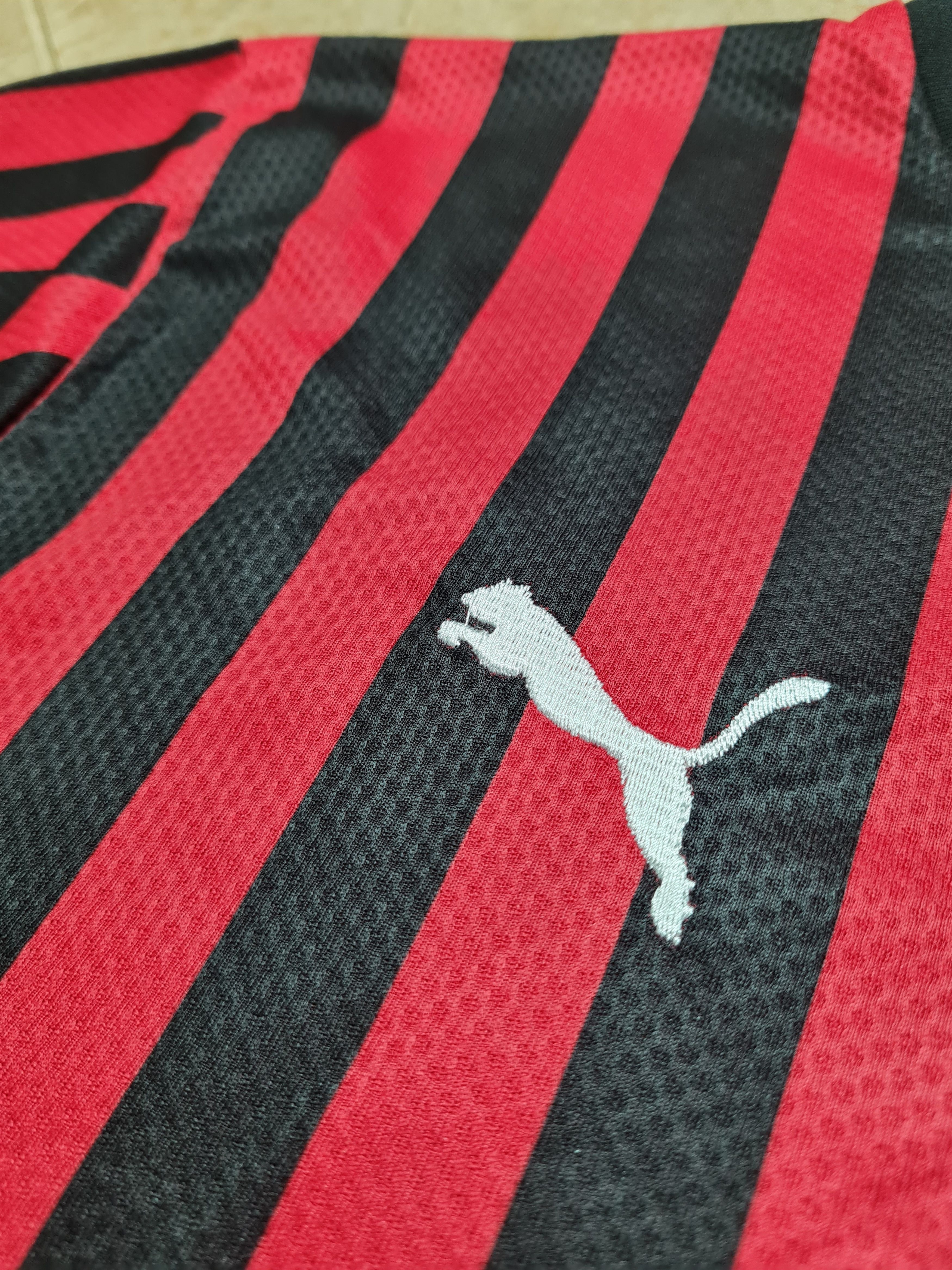 Puma MILAN 2019-2020 HOME FOOTBALL SHIRT PUMA 754419-06 Size US XL / EU 56 / 4 - 11 Thumbnail