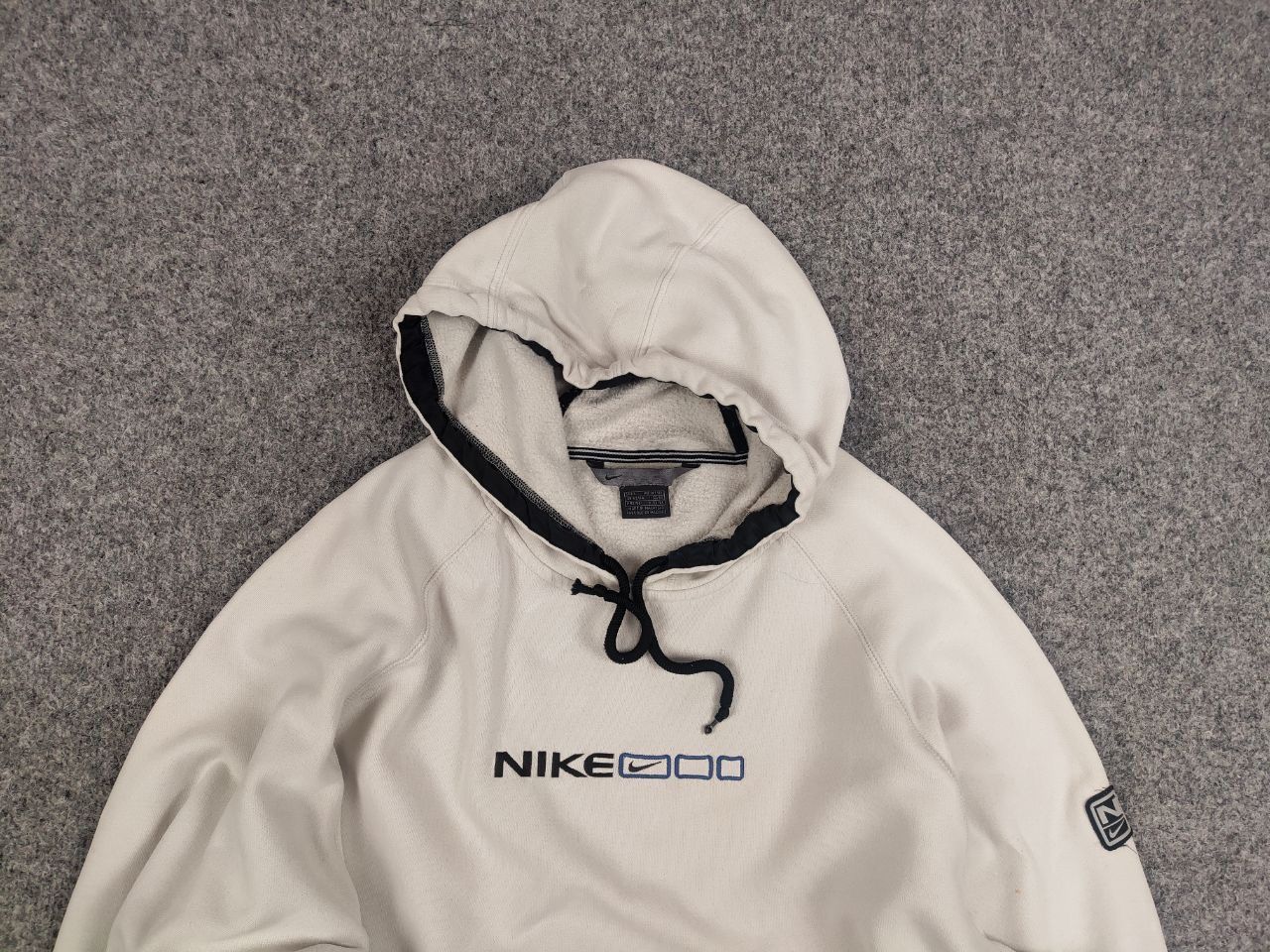 Nike Rare Vintage 90's Nike center swoosh drawstring Baggy Hoodie Size US L / EU 52-54 / 3 - 8 Thumbnail