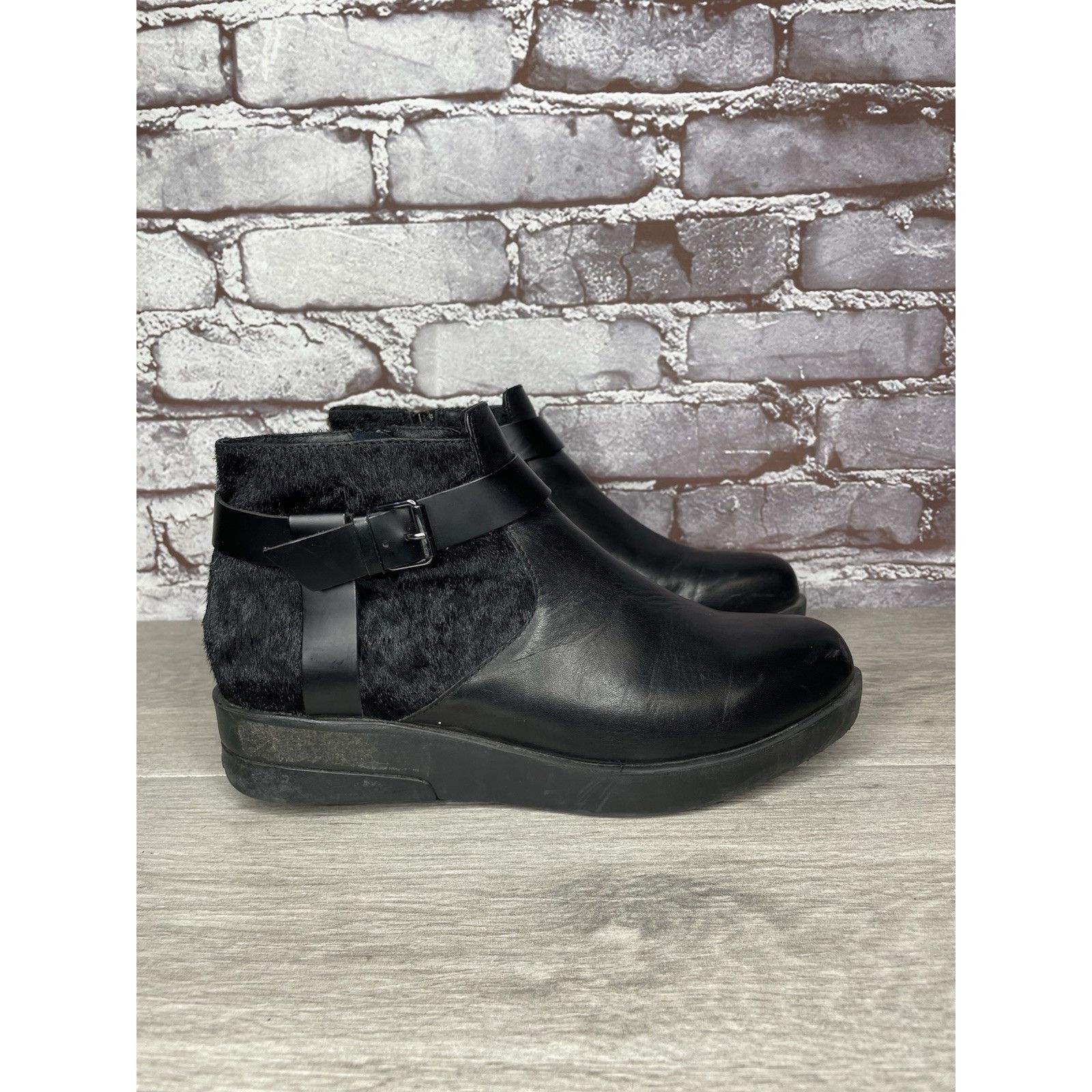 Other GRAVITY DEFYER Calf Hair Buckle Leather Ankle Boots Booties Size US 8 / IT 38 - 16 Thumbnail