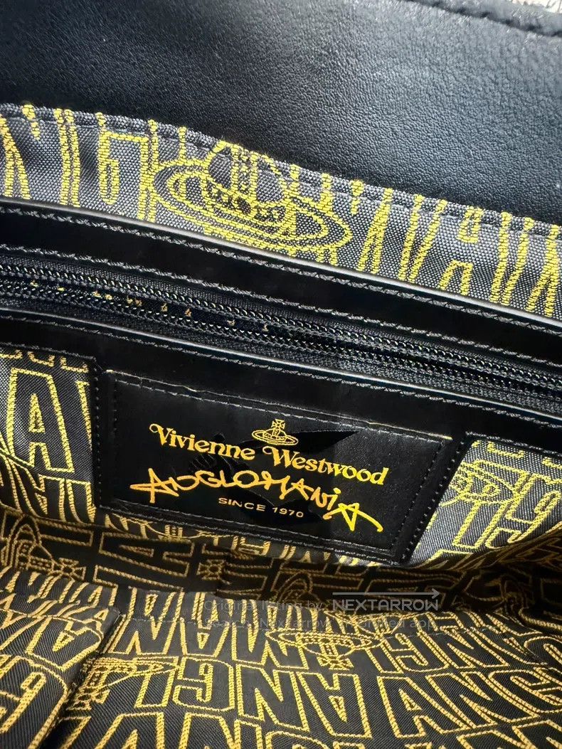 Vivienne Westwood Vivienne Westwood size os Badge black and white checkered b Size ONE SIZE - 3 Thumbnail