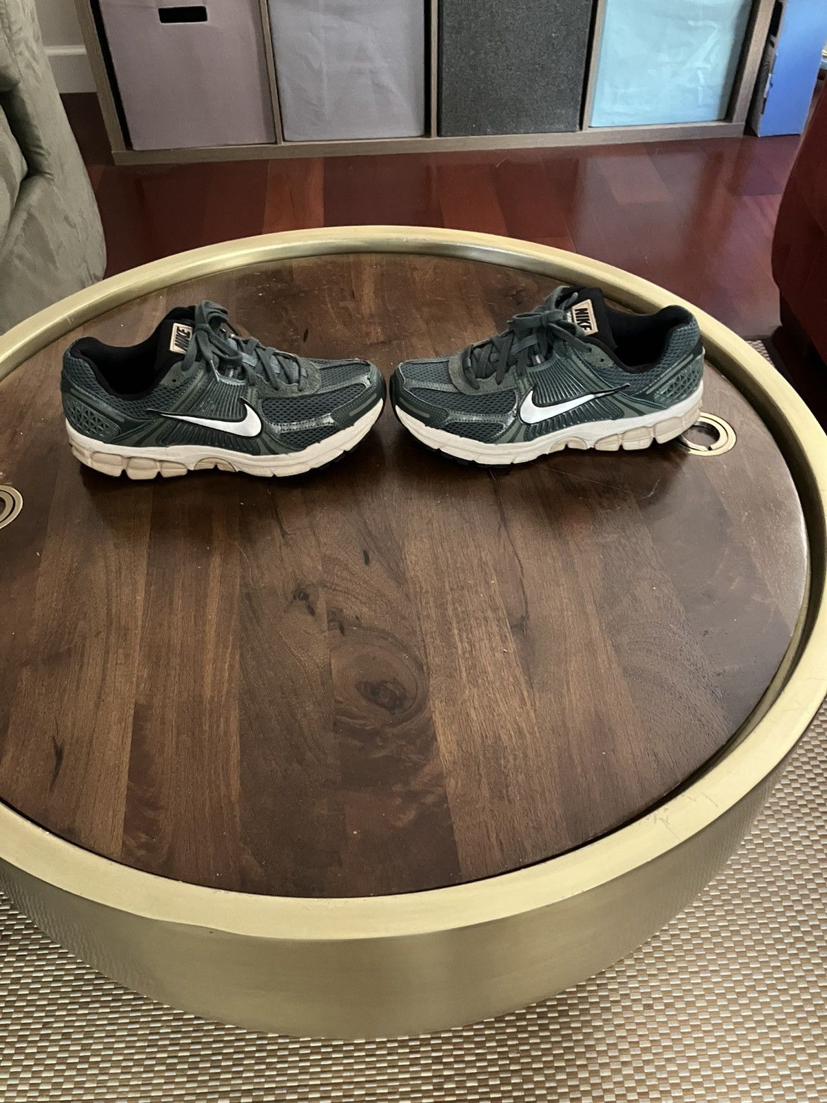 Nike Nike Zoom Vomero 5 Vintage Green Chrome FN6742-300 Women's 9 Size US 9 / IT 39 - 3 Thumbnail