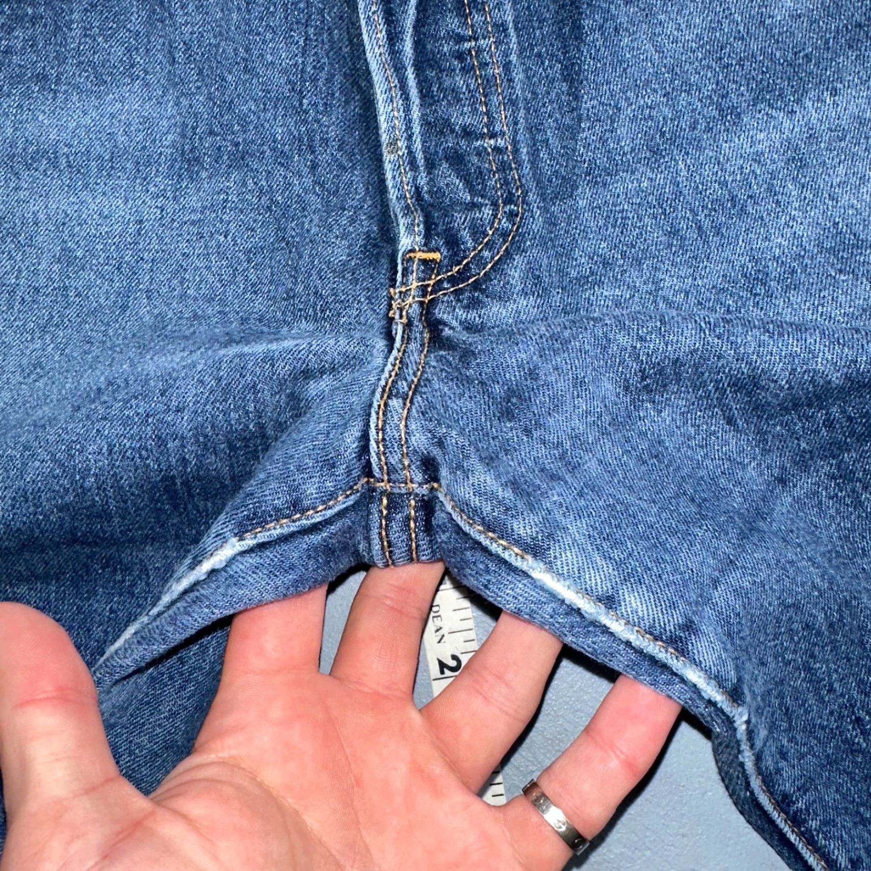 Levi's VINTAGE Levi's 501 Jeans 90s Straight Leg Blue 33x32 Mens Regular Denim Cotton Mid Rise 501 Series 90s Theme: 90s Mens Size US 33 - 6 Thumbnail