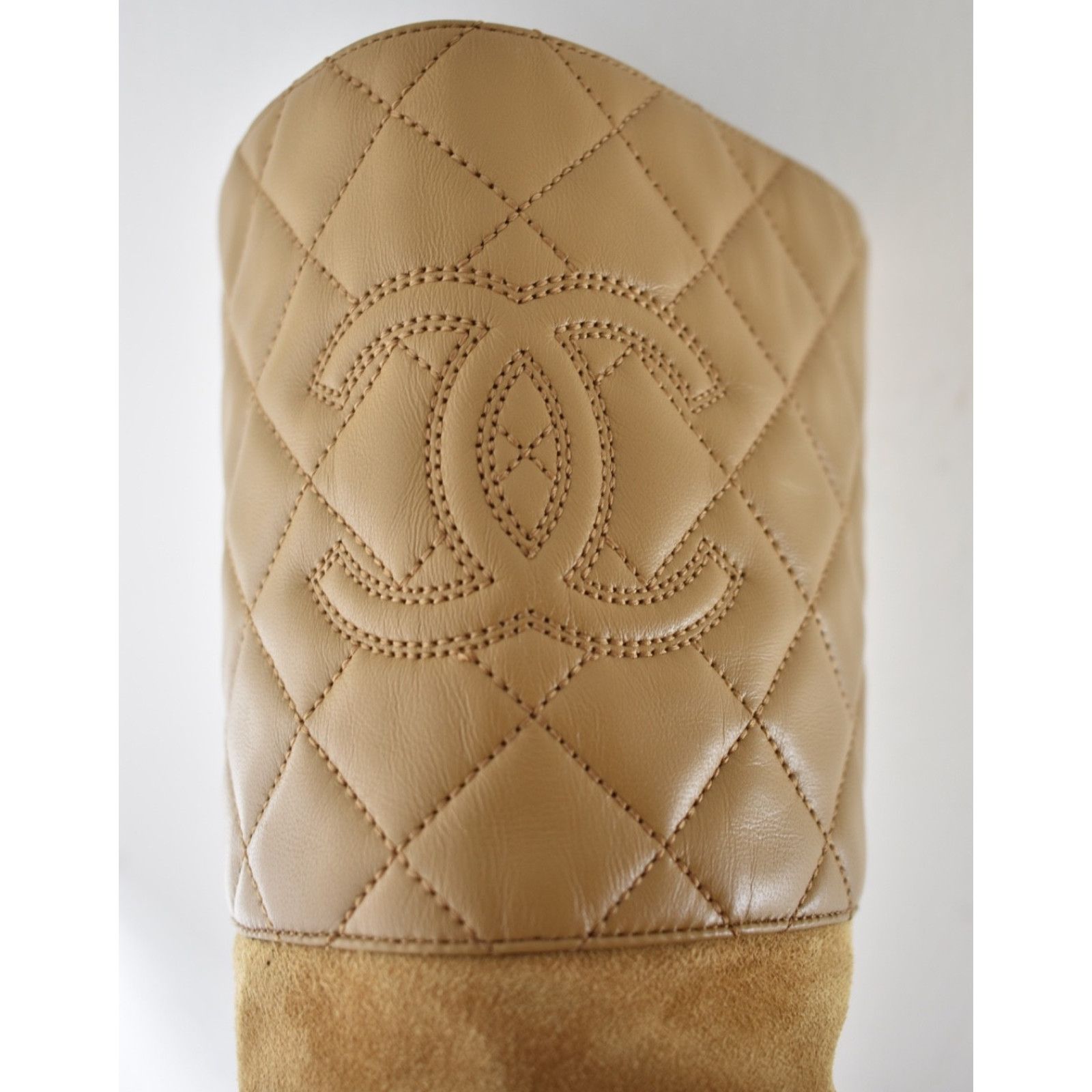 Chanel Chanel 23B Suede Quilted CC Logo Knee High Heel Boots 39 Size US 9 / IT 39 - 6 Thumbnail
