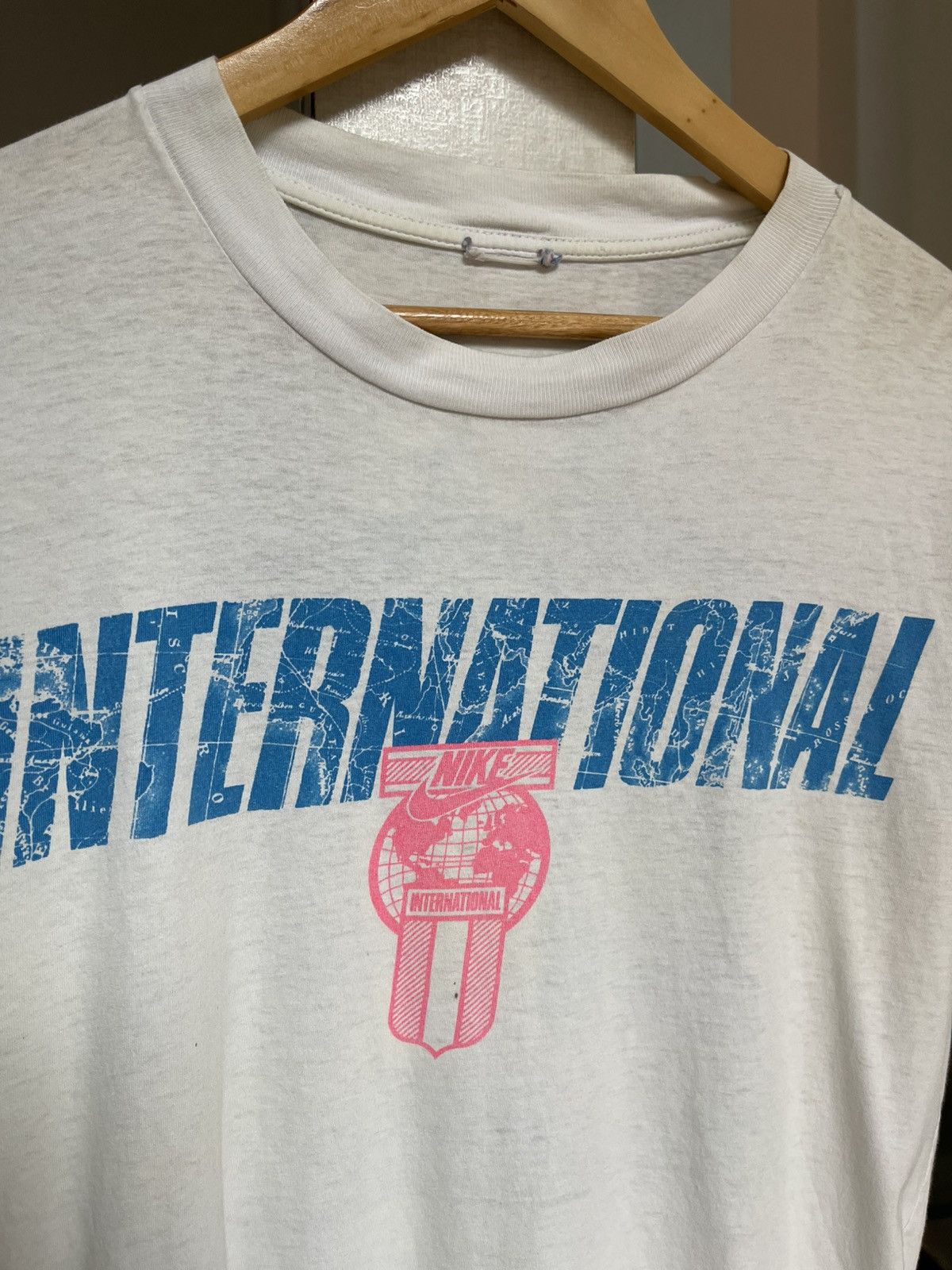 Nike Vintage Nike International T shirt early 90s Size US L / EU 52-54 / 3 - 3 Thumbnail
