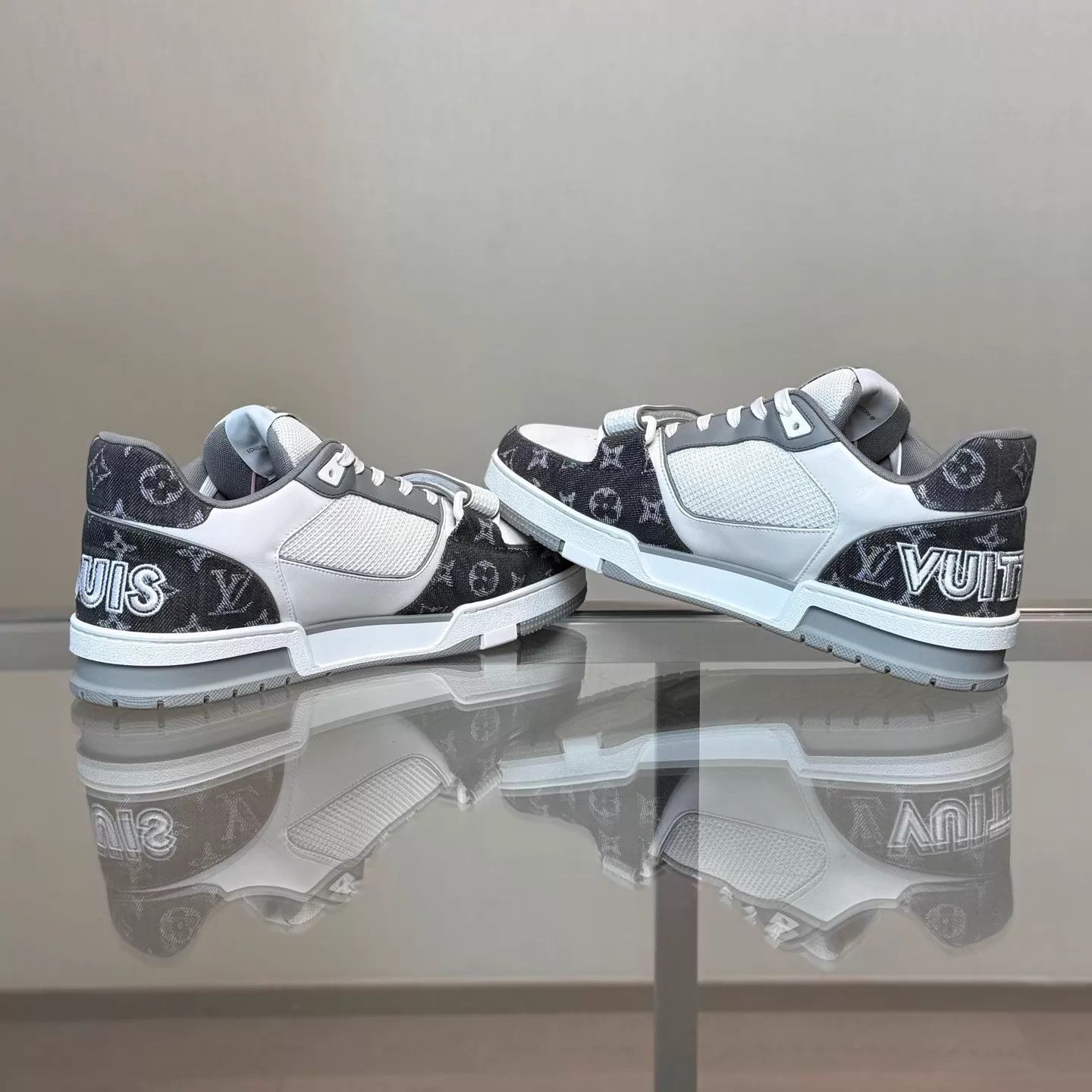 Louis Vuitton LV Trainer White/Gray Denim Velcro UK9 (43) 99 Size US 10 / EU 43 - 6 Thumbnail