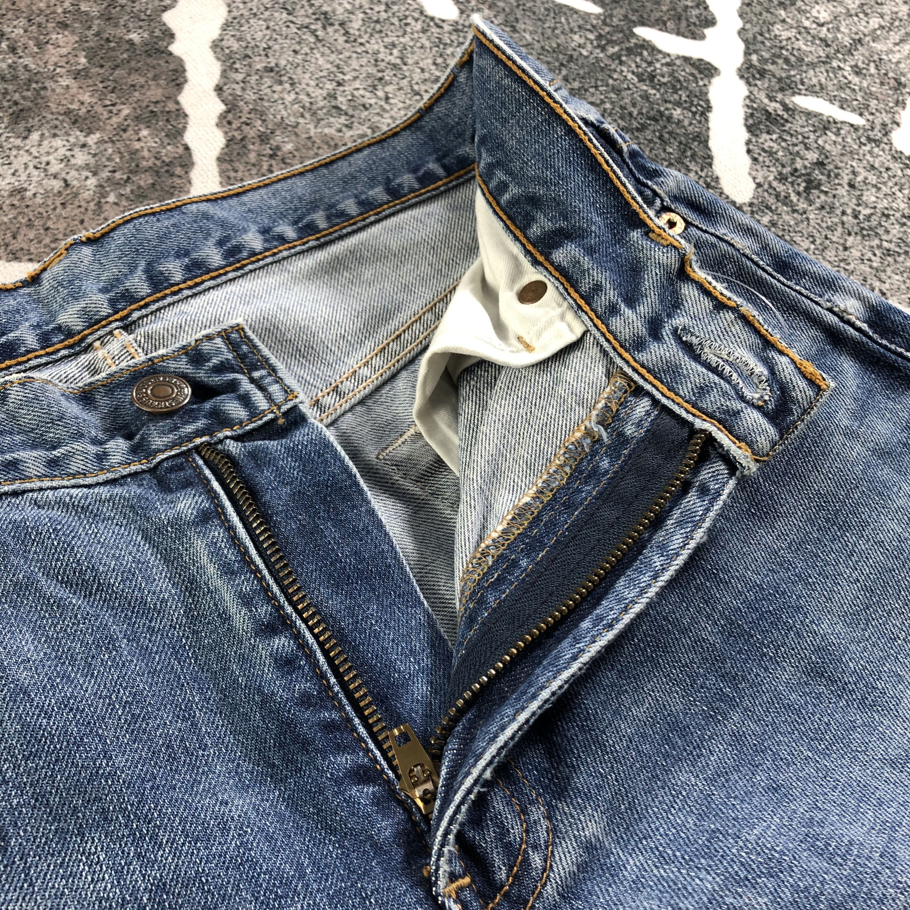 Levi's Vintage 90s Levis 553 Jeans Flare Denim KJ2190 Size US 28 / EU 44 - 10 Thumbnail