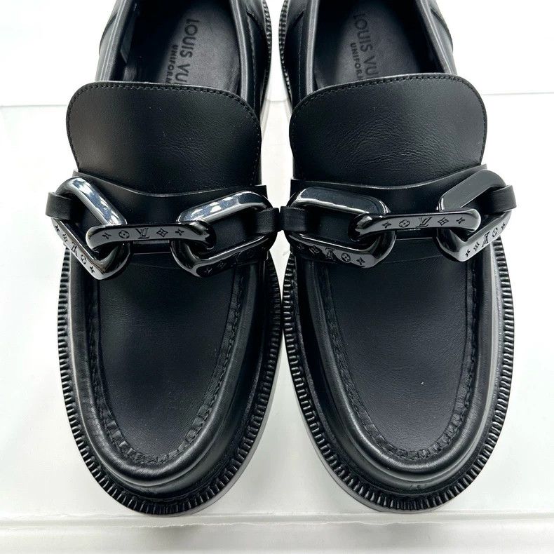 Louis Vuitton Louis Vuitton Black Lock Loafers shoes Size US 5.5 / IT 35.5 - 6 Thumbnail