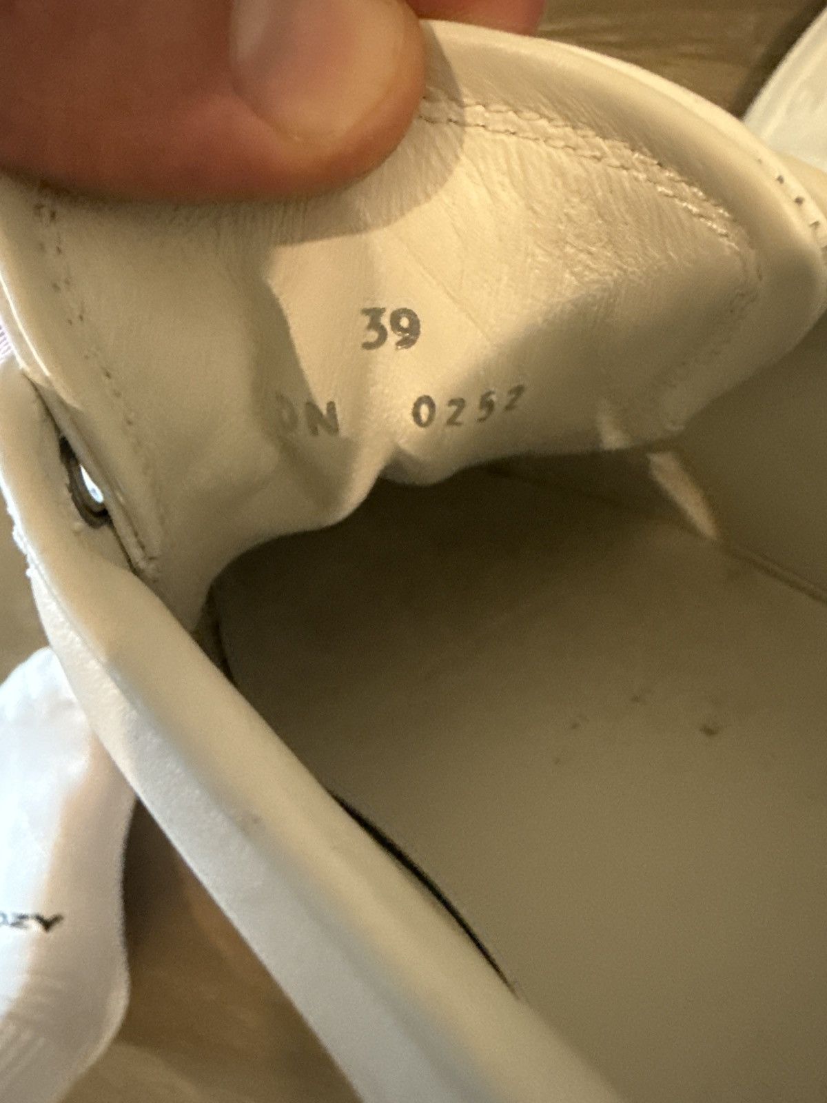 Givenchy Givenchy City Sport Leather Low-Top Sneakers Size US 9 / IT 39 - 6 Thumbnail