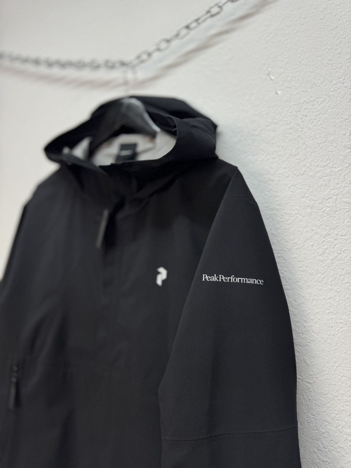 Goretex × Peak Performance Vintage Peak Performance Gore-Tex Black Jacket Arcteyx Style Size US L / EU 52-54 / 3 - 7 Thumbnail