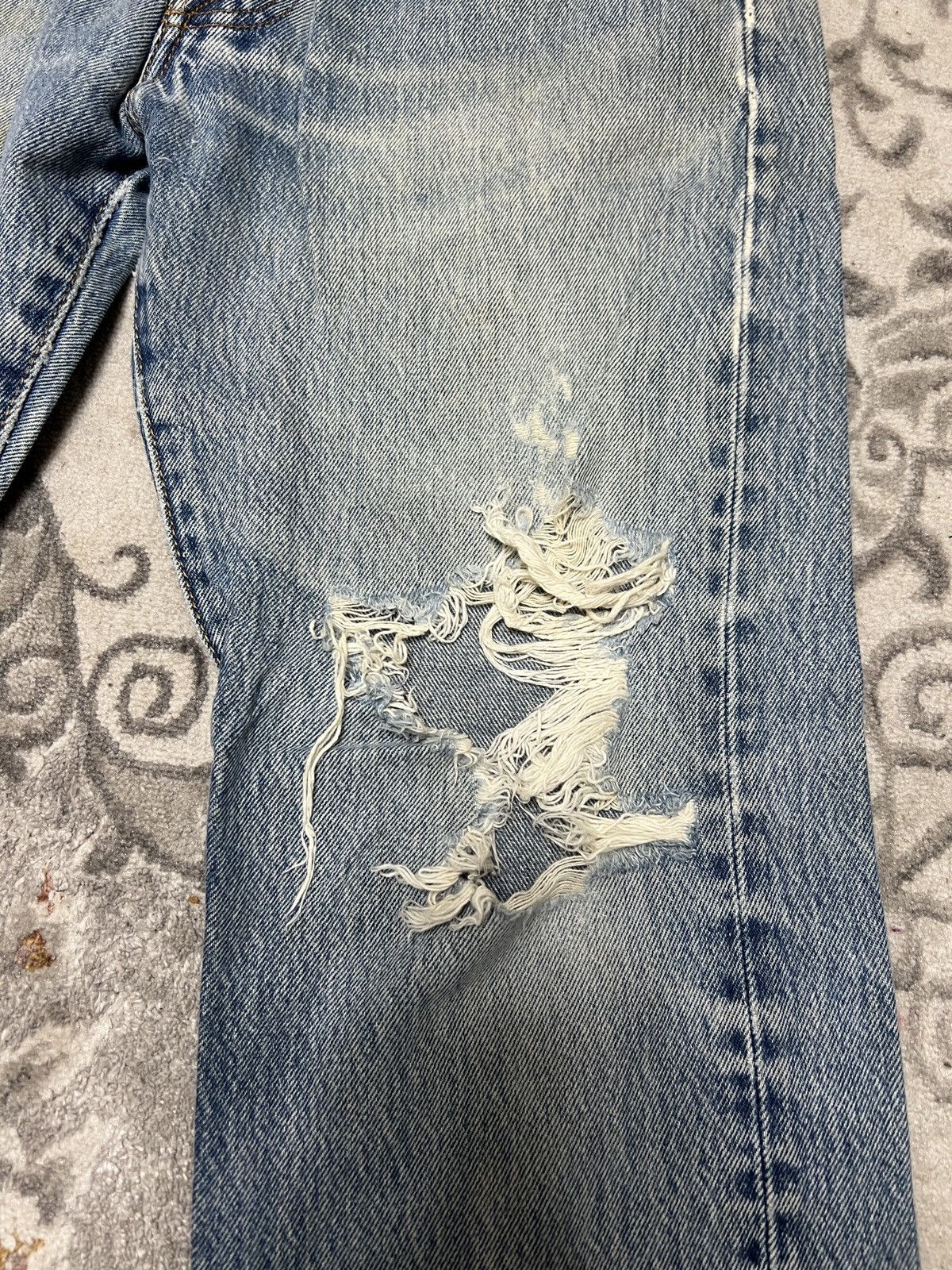 Levi's × Levi's Vintage Clothing LEVIS 501 32 x 30 DISTRESSED JEANS DENIM Size US 31 - 17 Thumbnail