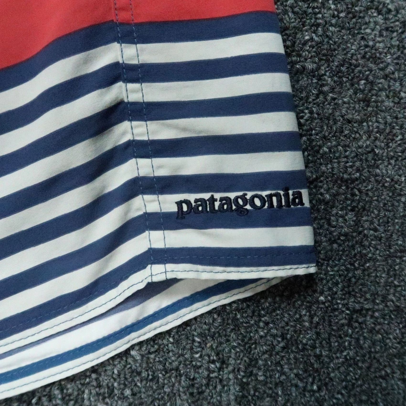 Patagonia Patagonia Board Shorts Mens 34 Blue White Red Stripe Wavefarer Zip Pocket Swim Bottoms Size US 34 / EU 50 - 4 Thumbnail