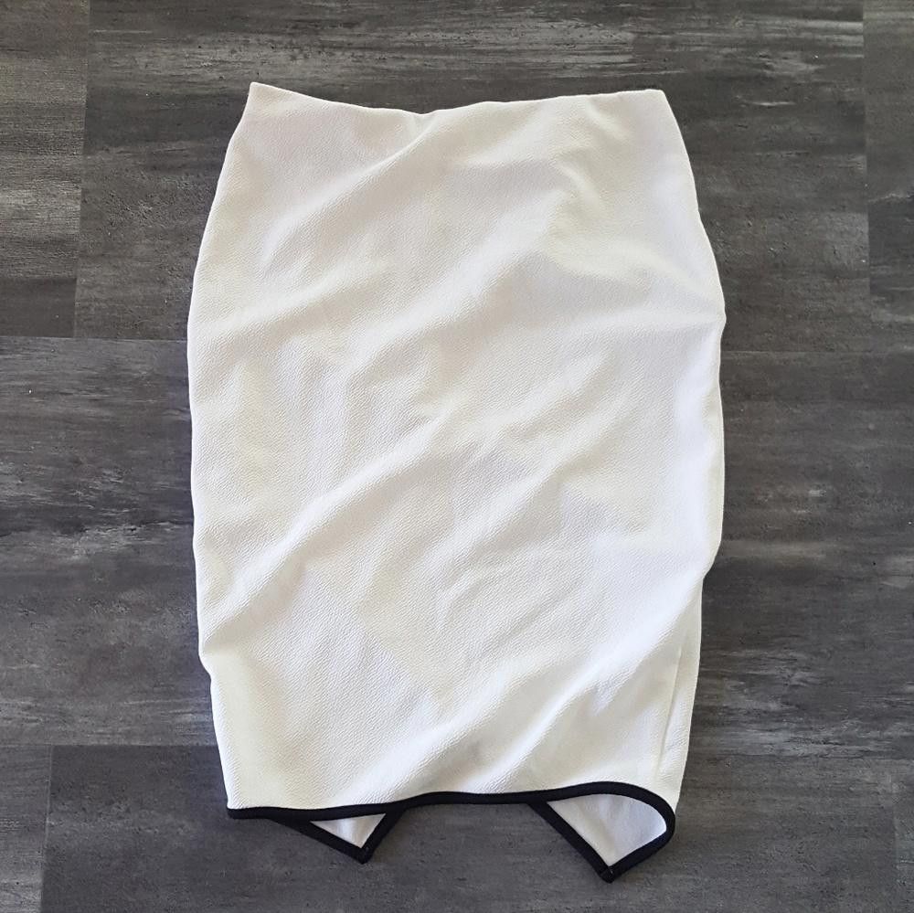 Designer White Black Trim Asymmetrical Midi Size 32" / US 10 / IT 46 - 2 Thumbnail