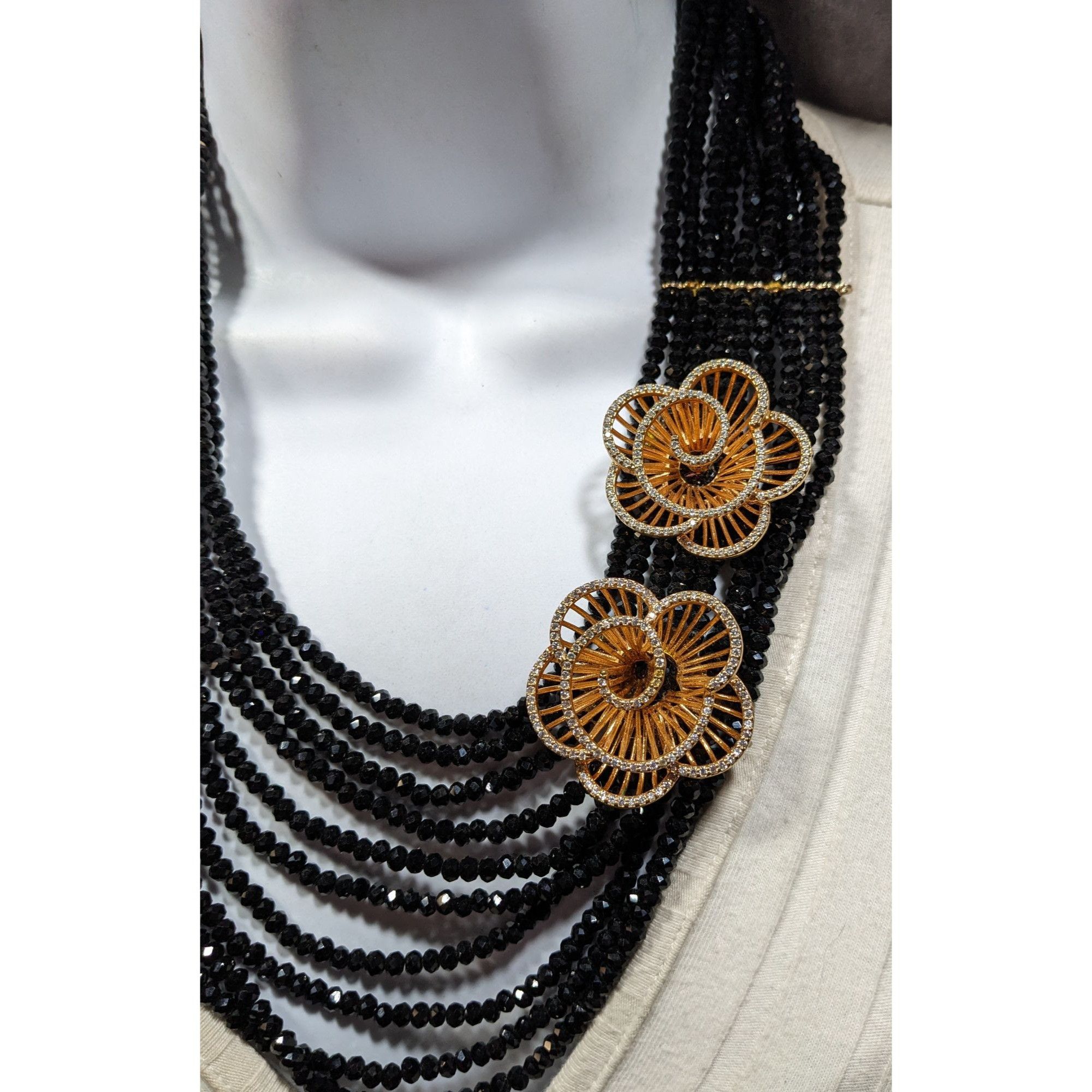 Other Vintage Glam Layered Black Glass Necklace With Gold Tone Flo Size ONE SIZE - 4 Thumbnail