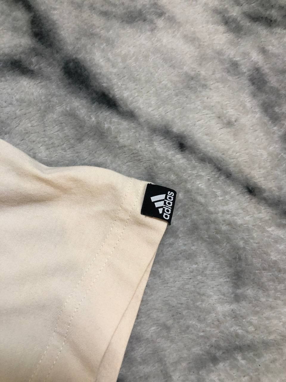 Adidas Adidas streetwear tee Size US M / EU 48-50 / 2 - 2 Thumbnail