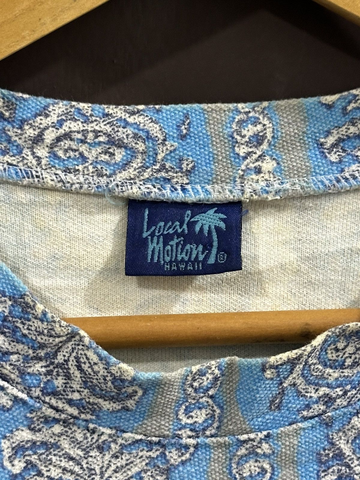 Vintage Vintage 1990 Local Motion Surf Tribal Patterned Tee Size US XL / EU 56 / 4 - 3 Thumbnail