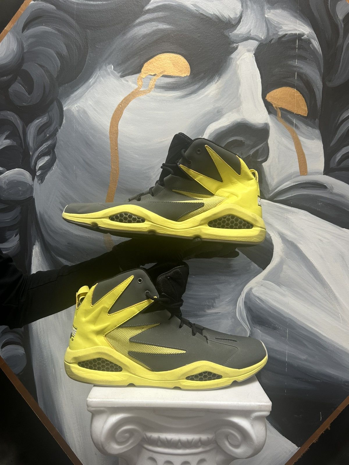 Other yellow and grey reeboks Size US 12 / EU 45 - 2 Thumbnail