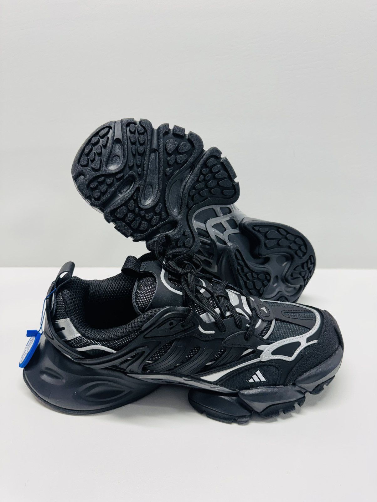 Adidas Adidas XLG RUNNER DELUXE IH0070 Core Black/Carbon. Size US 11 / EU 44 - 1 Thumbnail