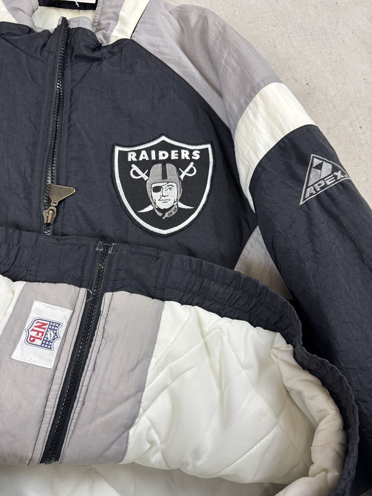 Apex One × Vintage 1990’s Raiders Puffer Bomber Jacket Size US M / EU 48-50 / 2 - 6 Thumbnail